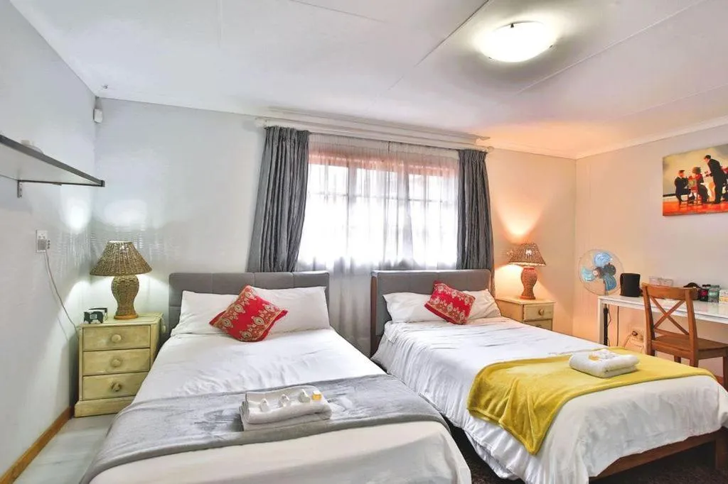 Bedroom, Bed in Mereke Manor