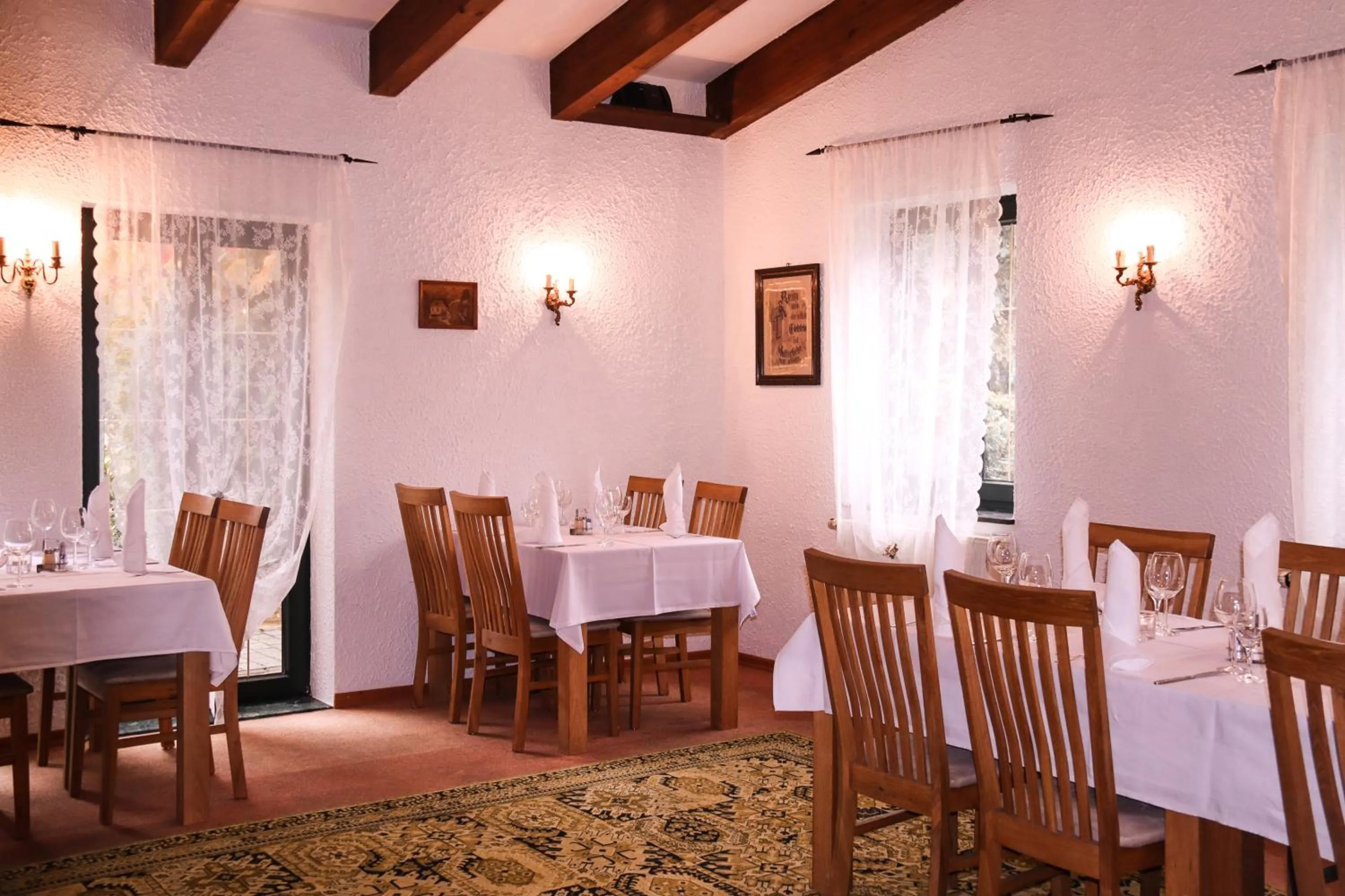 Restaurant/places to eat in Landhotel-Restaurant Schwalbennest