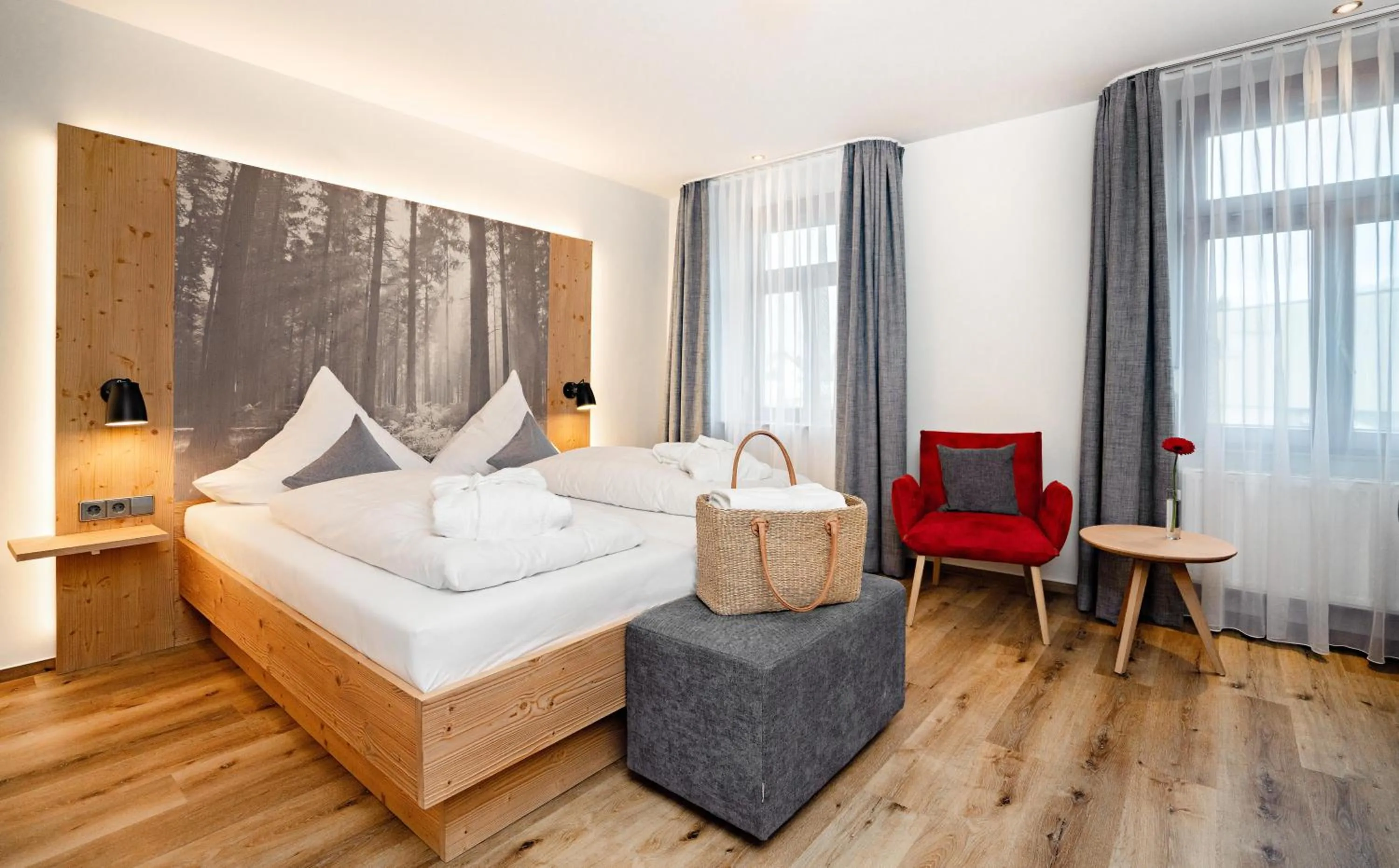 Photo of the whole room, Bed in Möhringers Schwarzwald Hotel