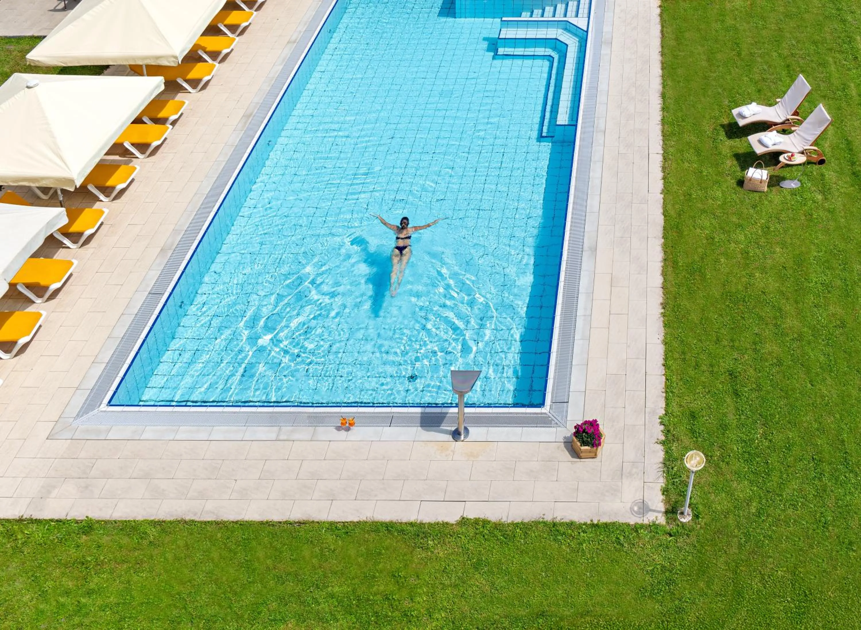 Swimming pool in Möhringers Schwarzwald Hotel