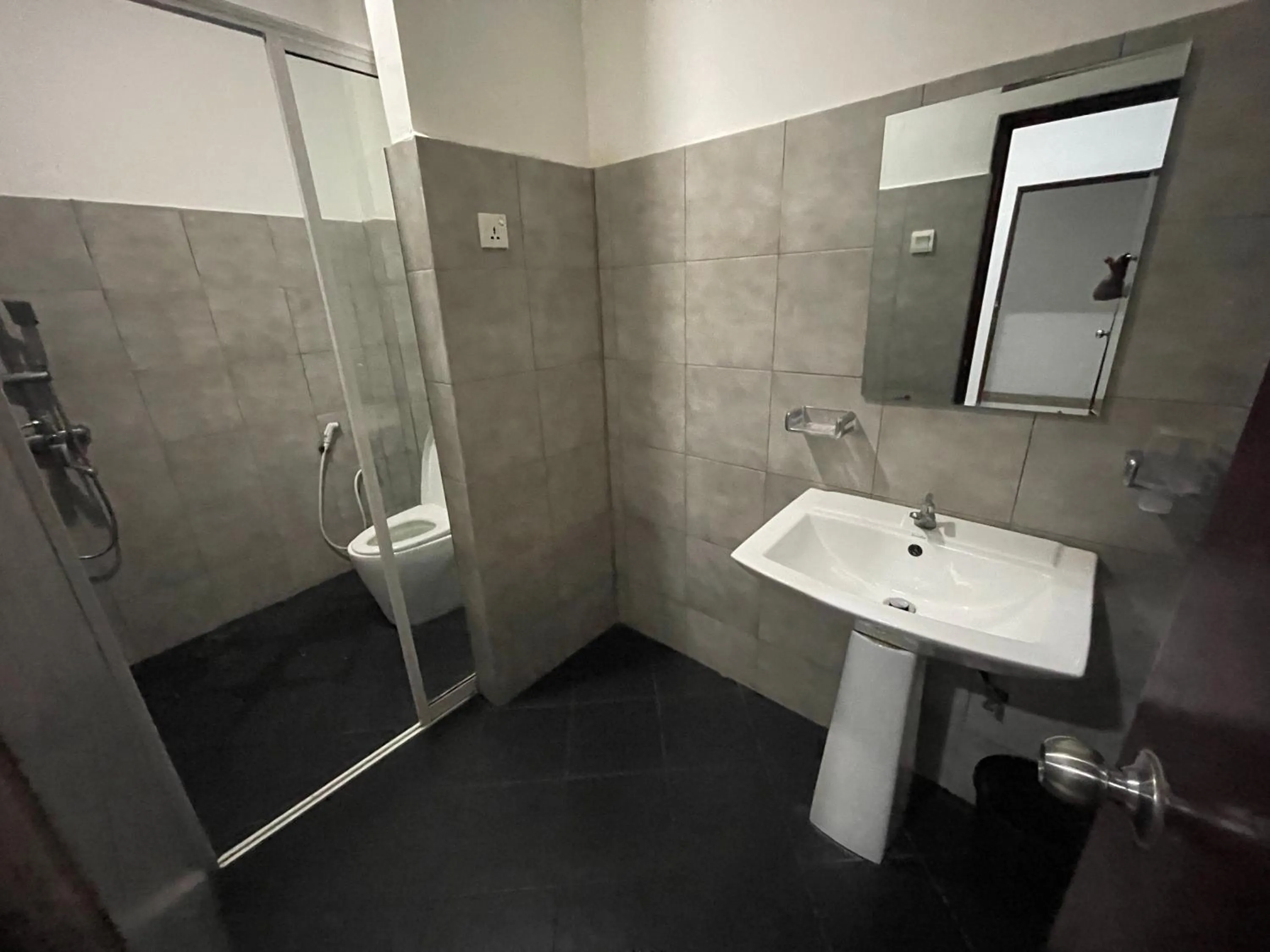 KINGS GATE Airport TRANSIT HOTEL