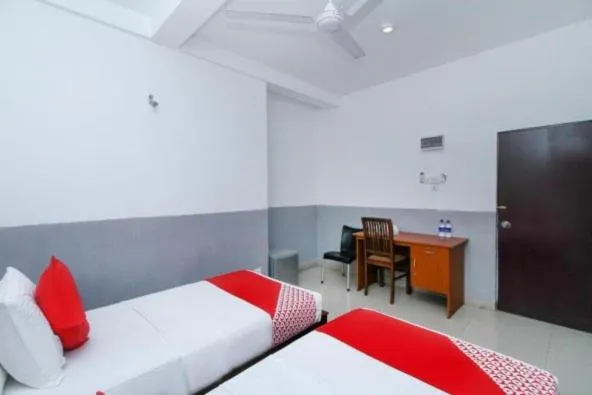 TV and multimedia, Bed in KINGS GATE Airport TRANSIT HOTEL