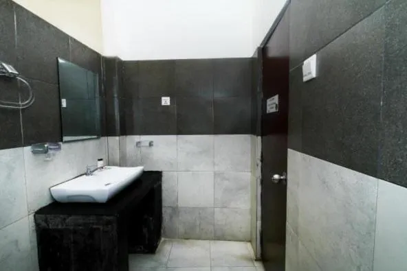 KINGS GATE Airport TRANSIT HOTEL