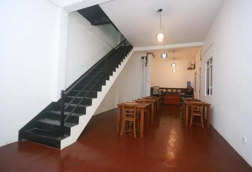 Dining area in KINGS GATE Airport TRANSIT HOTEL