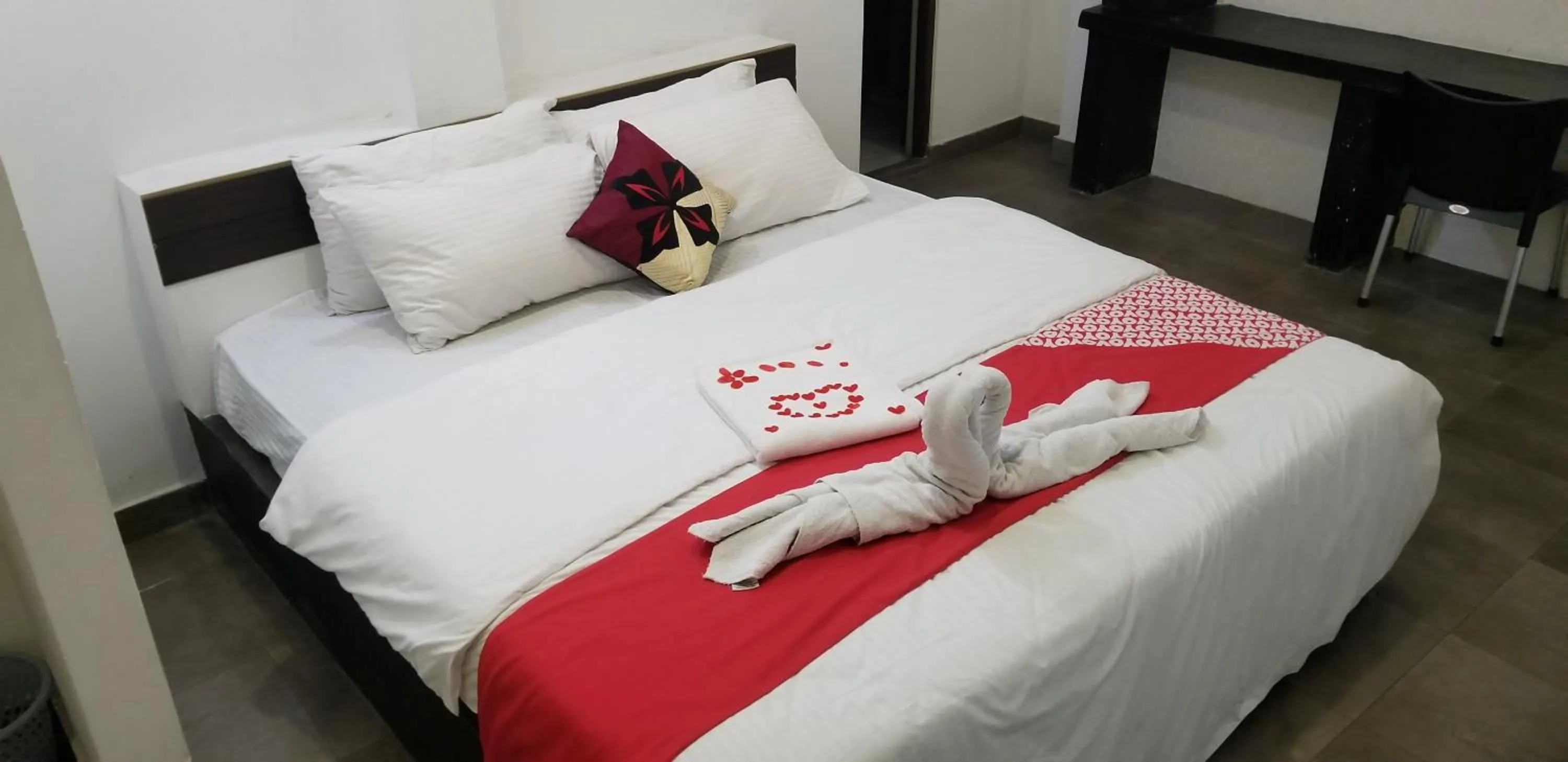 Bed in KINGS GATE Airport TRANSIT HOTEL