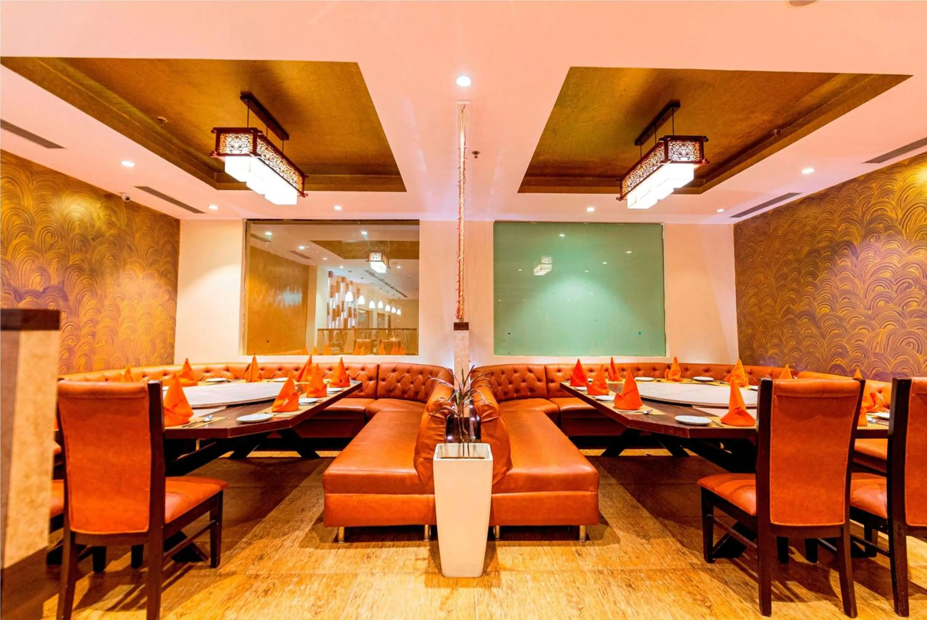 Lounge or bar in Ramada Neemrana