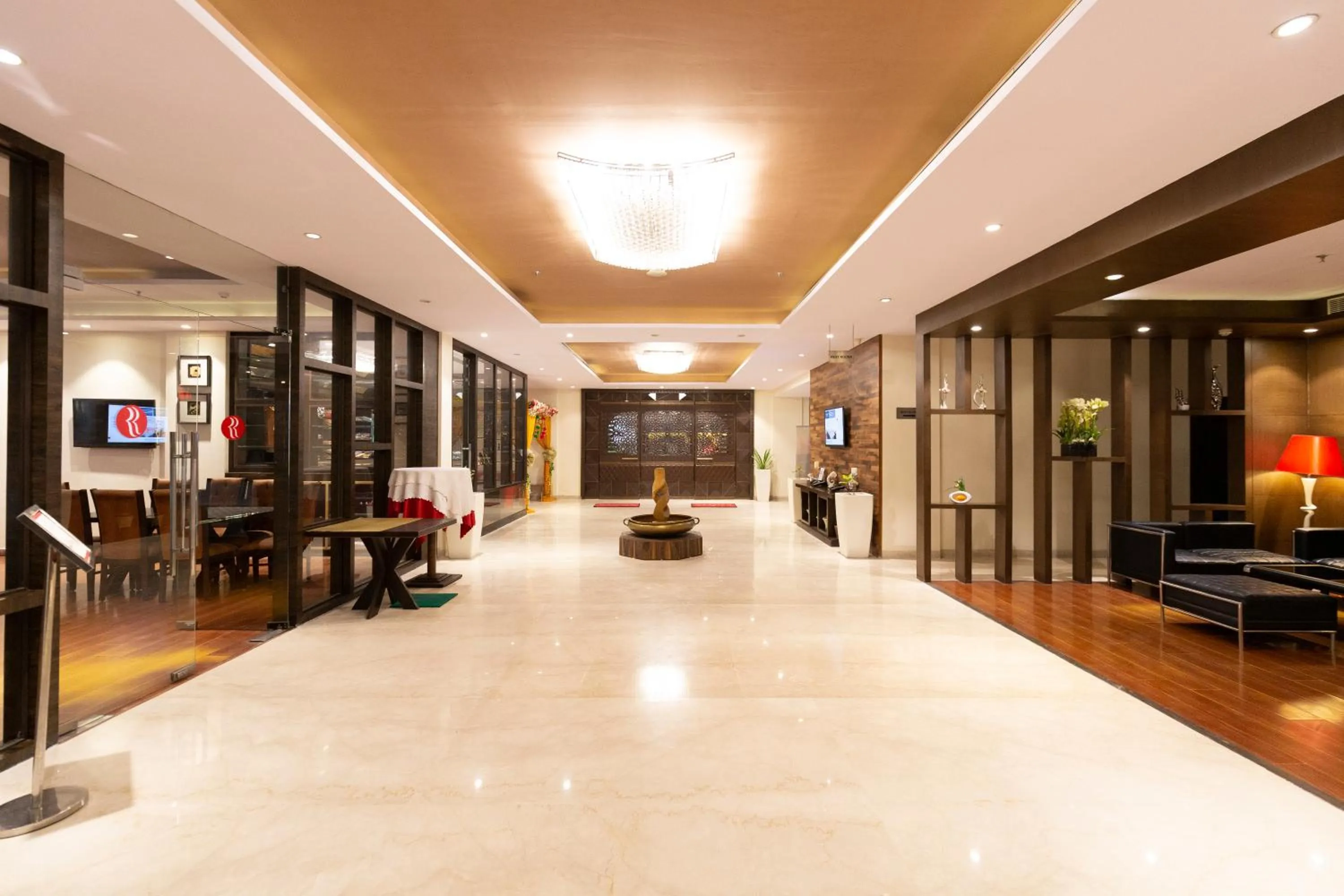 Lobby or reception in Ramada Neemrana