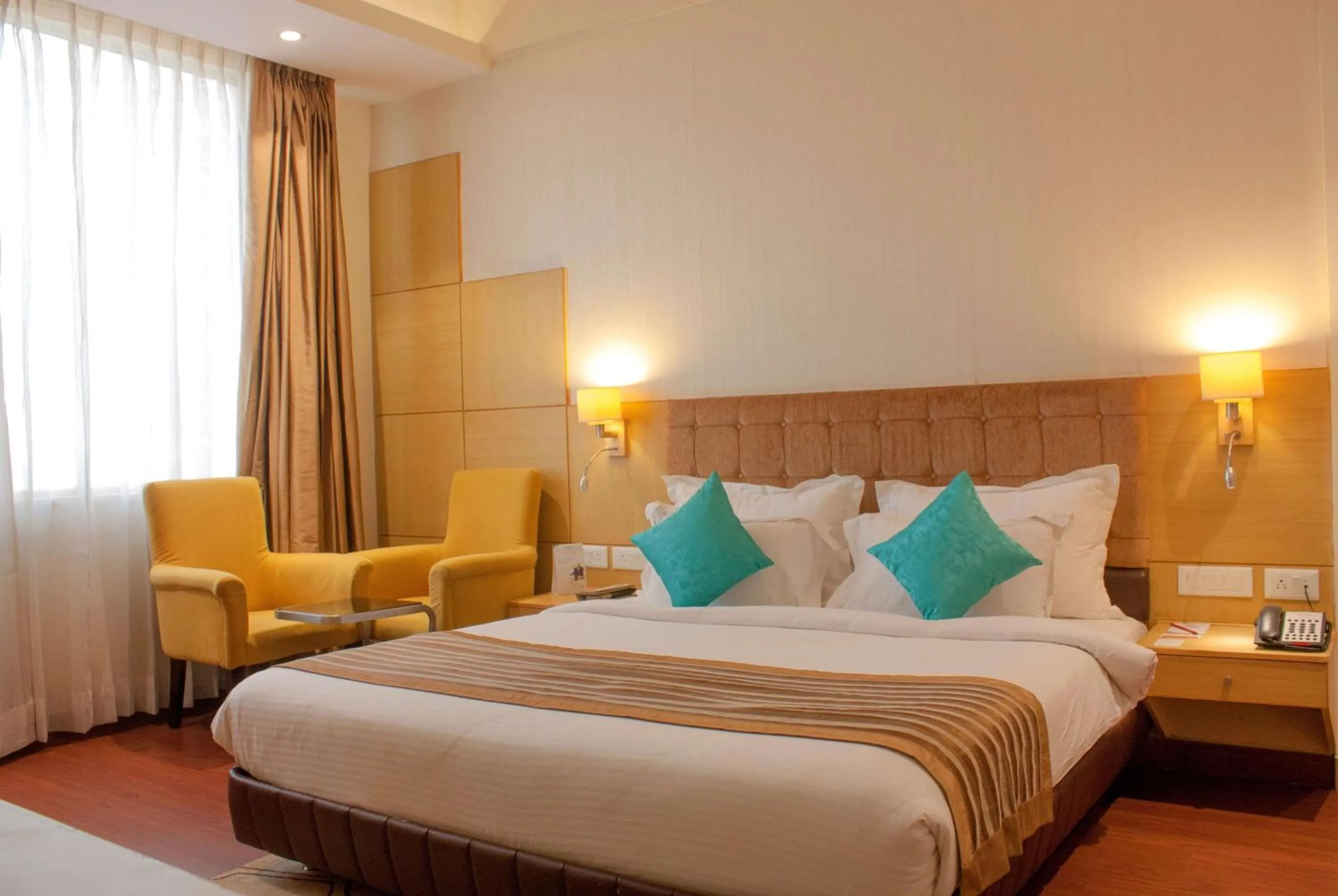 Photo of the whole room, Bed in Ramada Neemrana