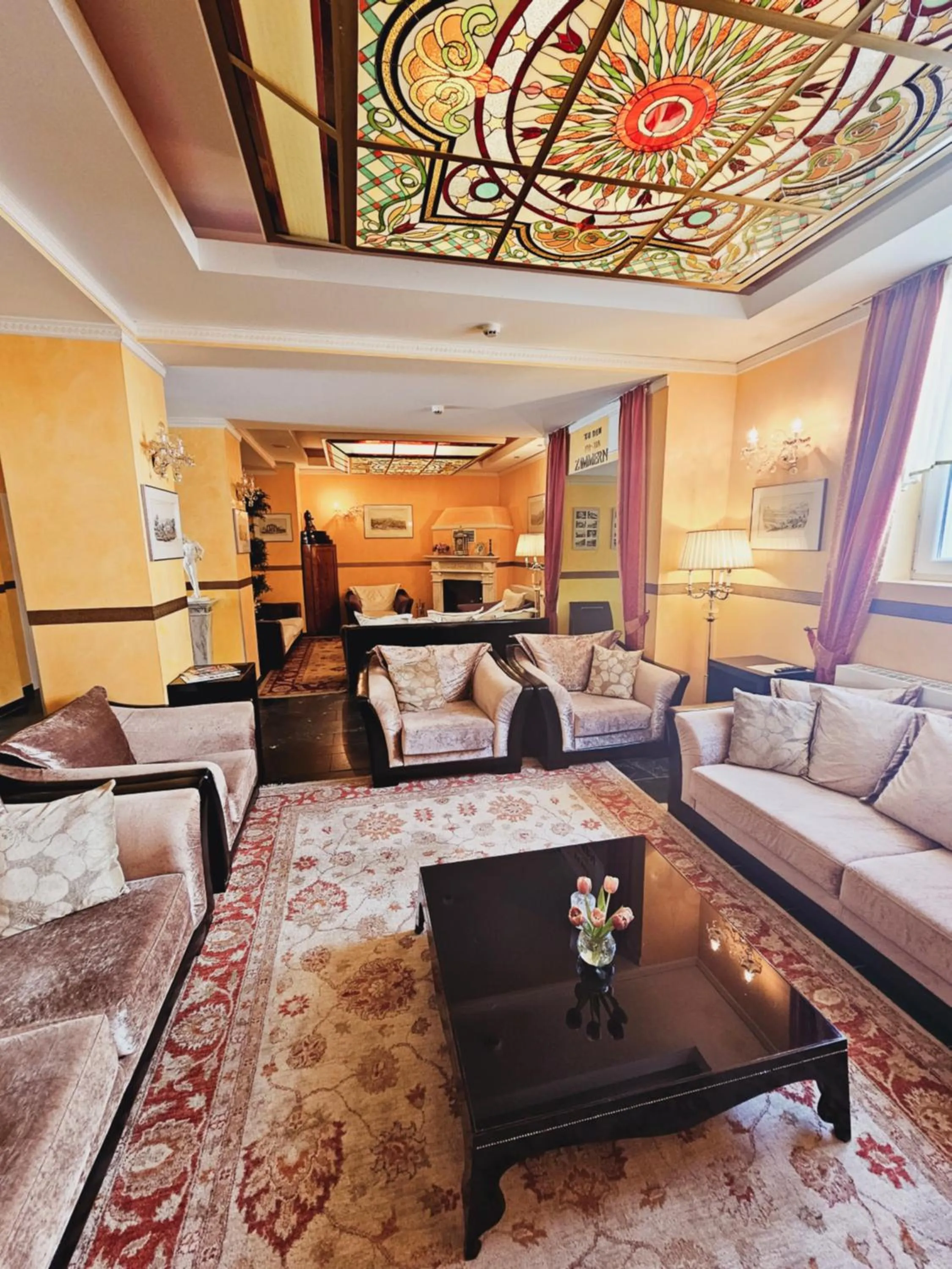 Lobby or reception, Bed in Alexa Hotel