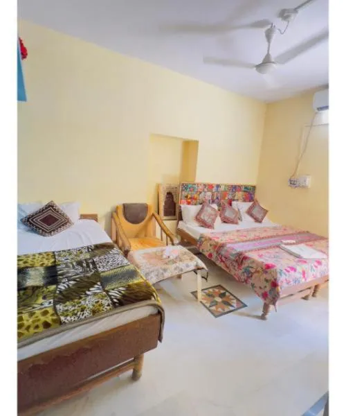 Bed in Hotel Neem Haveli