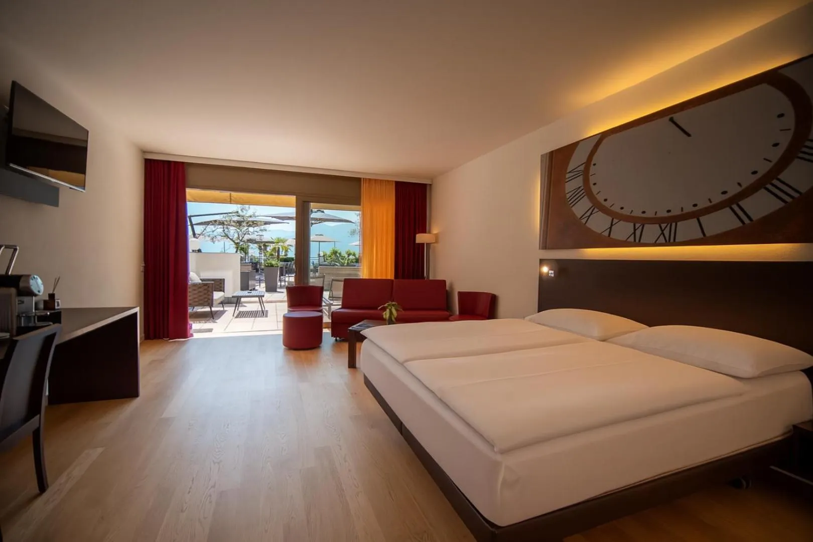 Bedroom, Bed in Hotel la Meridiana, Lake & SPA