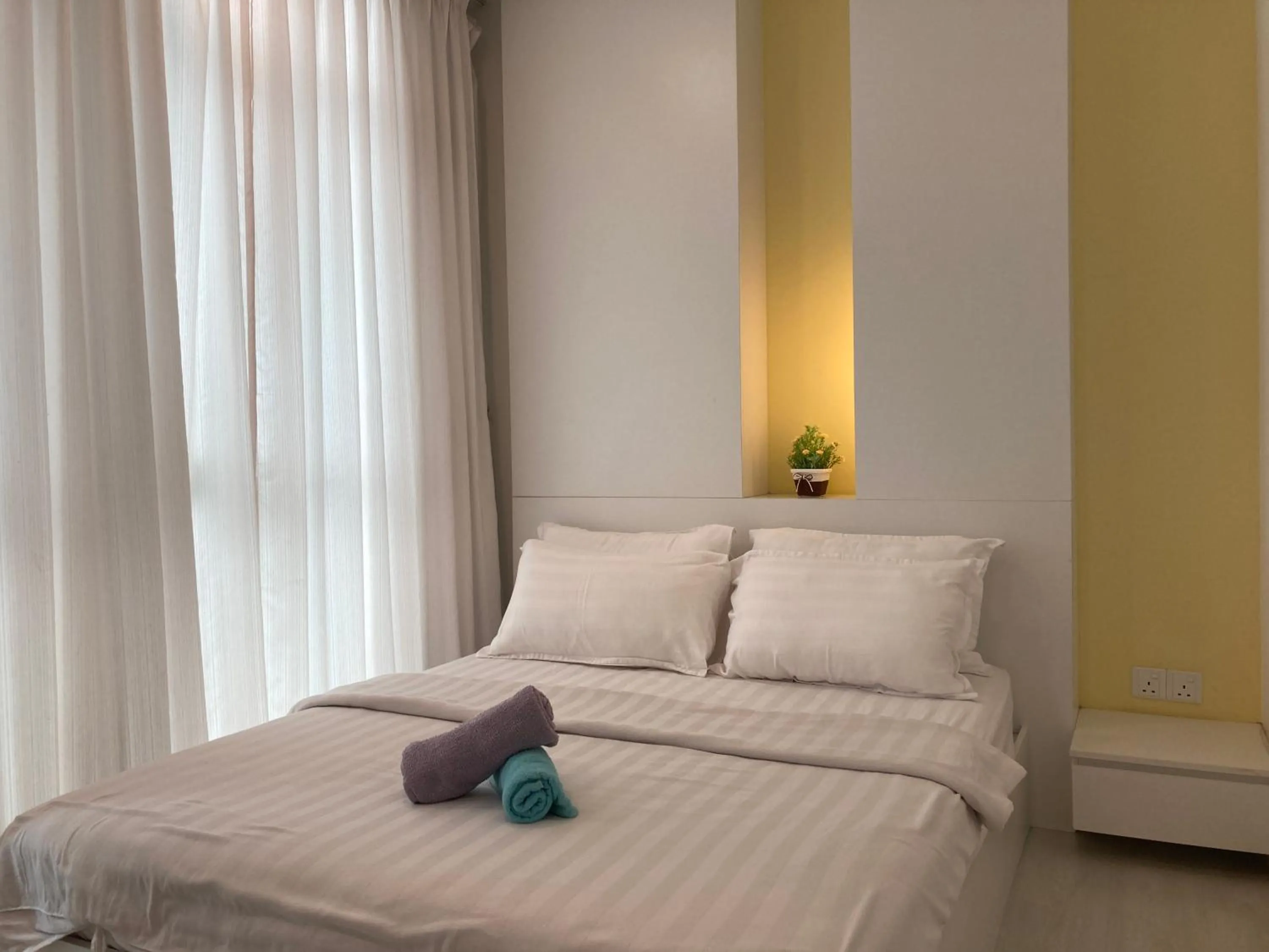 Bedroom, Bed in Straits Garden Suite Jelutong Georgetown