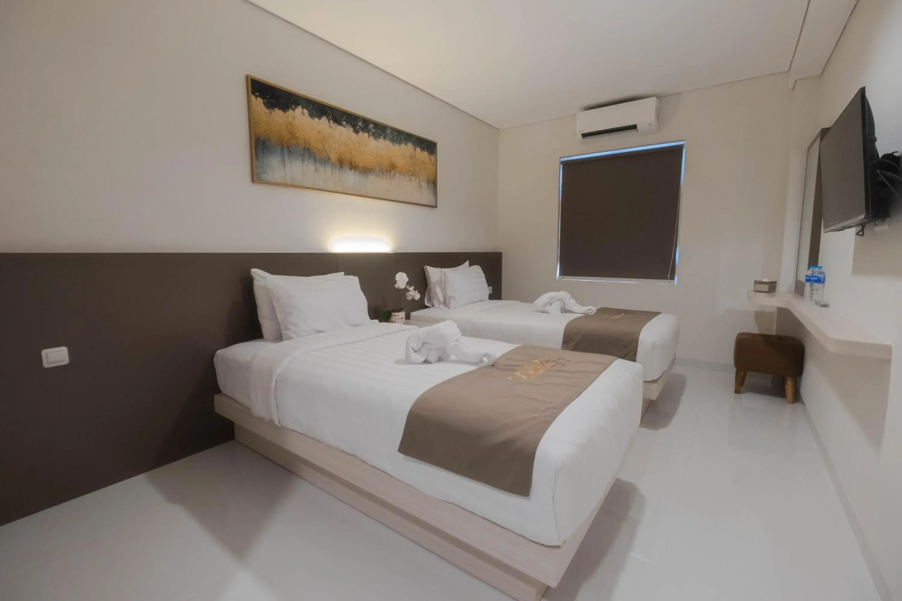 Superior Double or Twin Room in Cozzy Stay Hotel Semarang by Sinergi Superior Double or Twin Room in Cozzy Stay Hotel Semarang by Sinergi