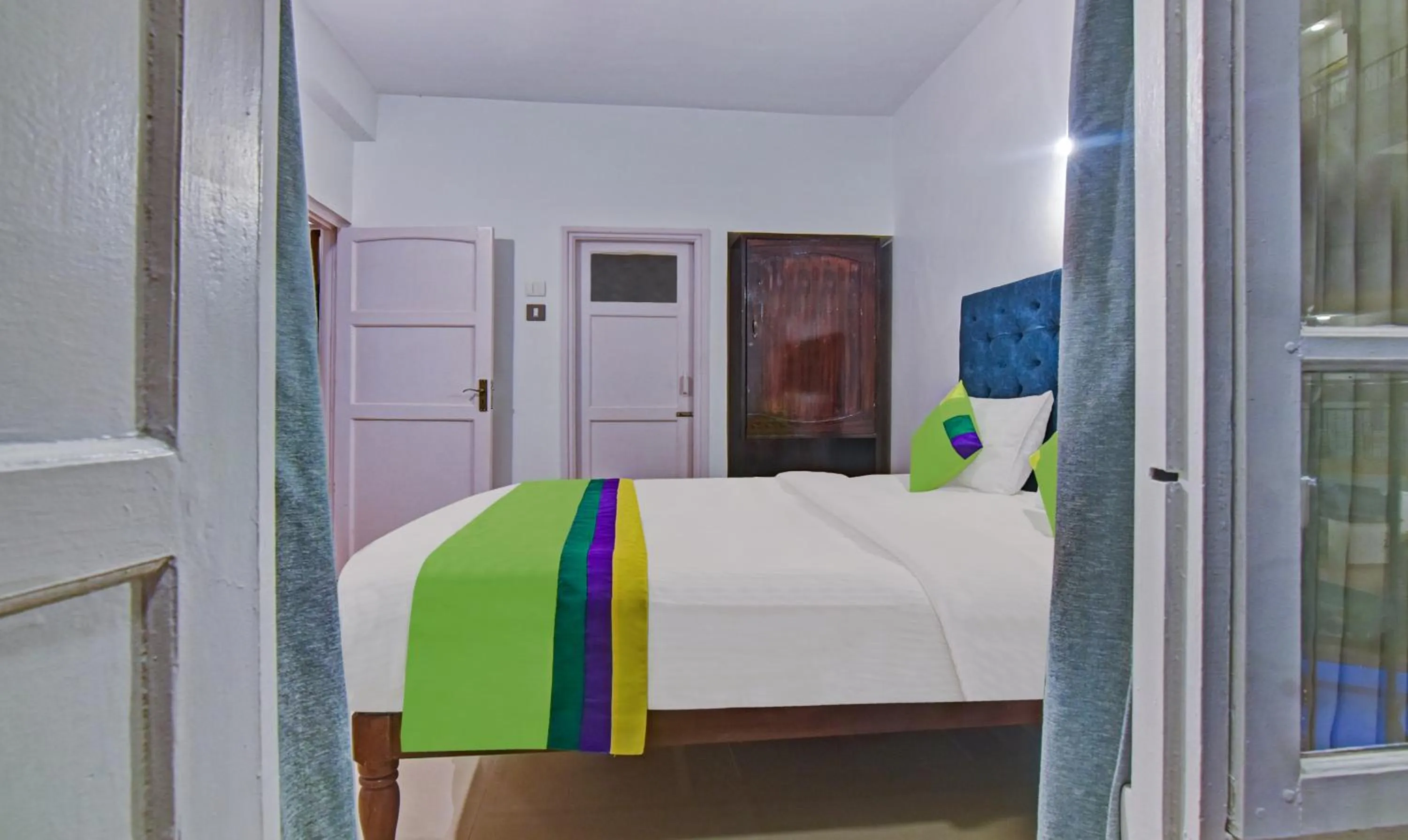 Bed in Santa Monica Resort - Calangute