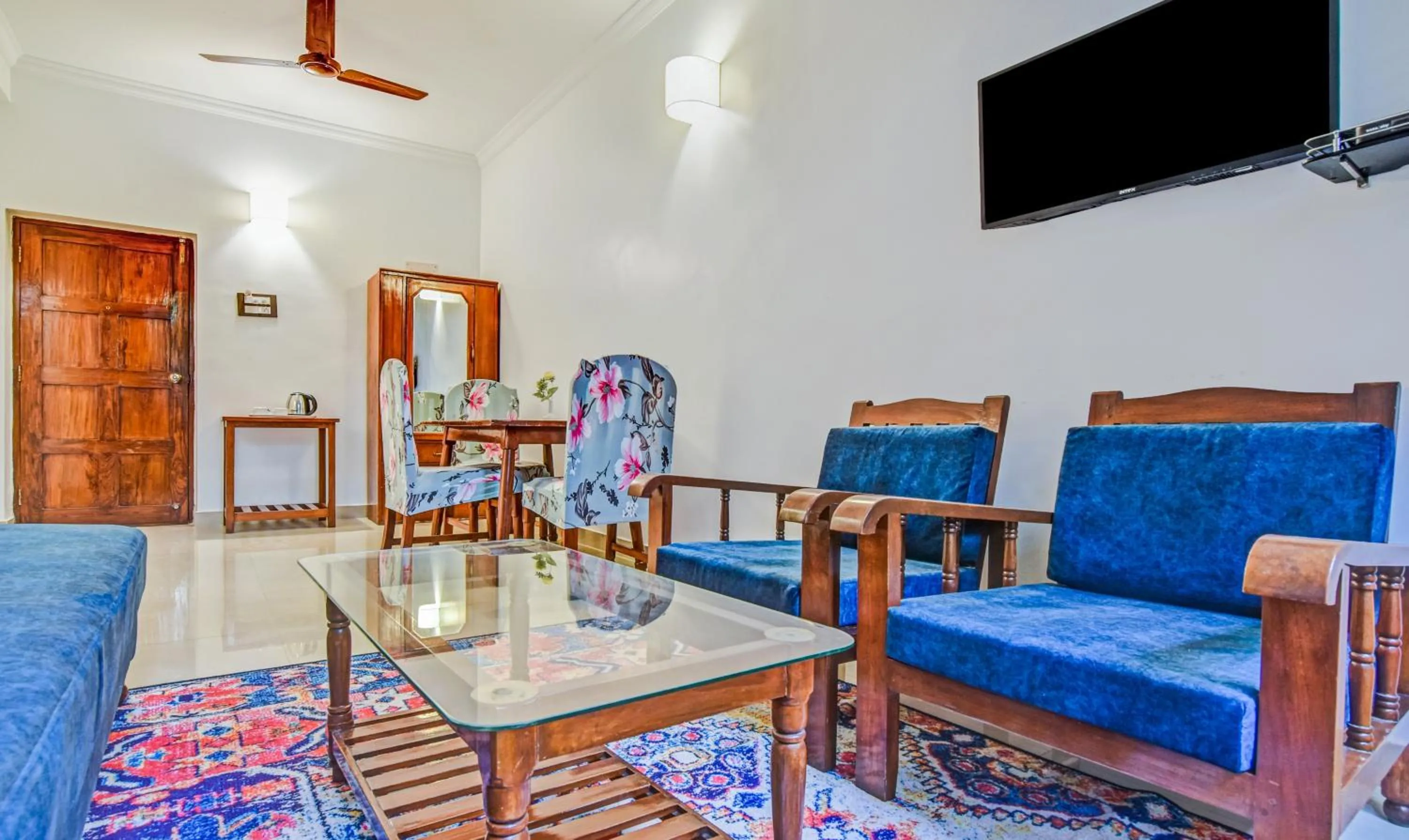 Living room in Santa Monica Resort - Calangute