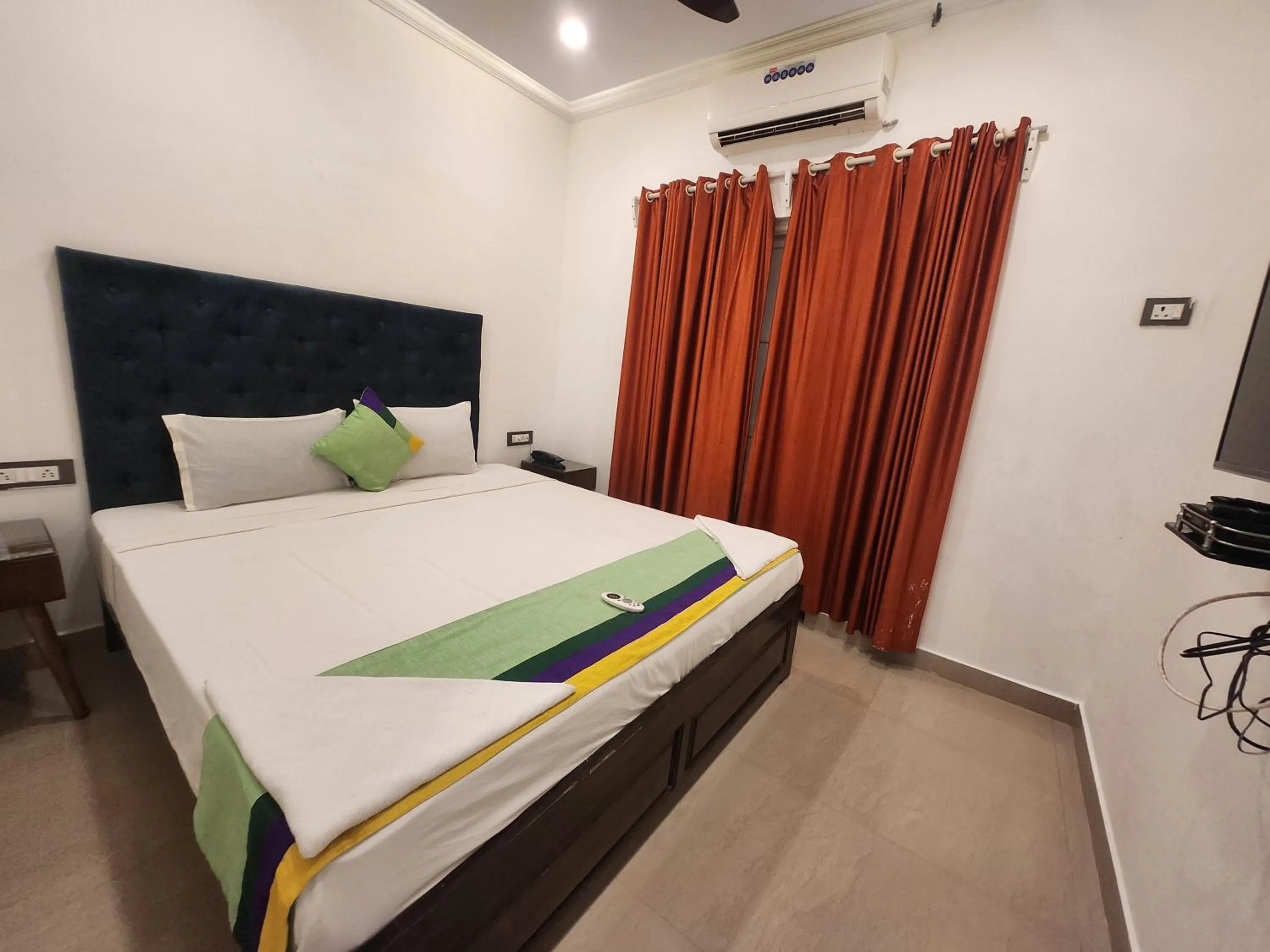 Bed in Santa Monica Resort - Calangute