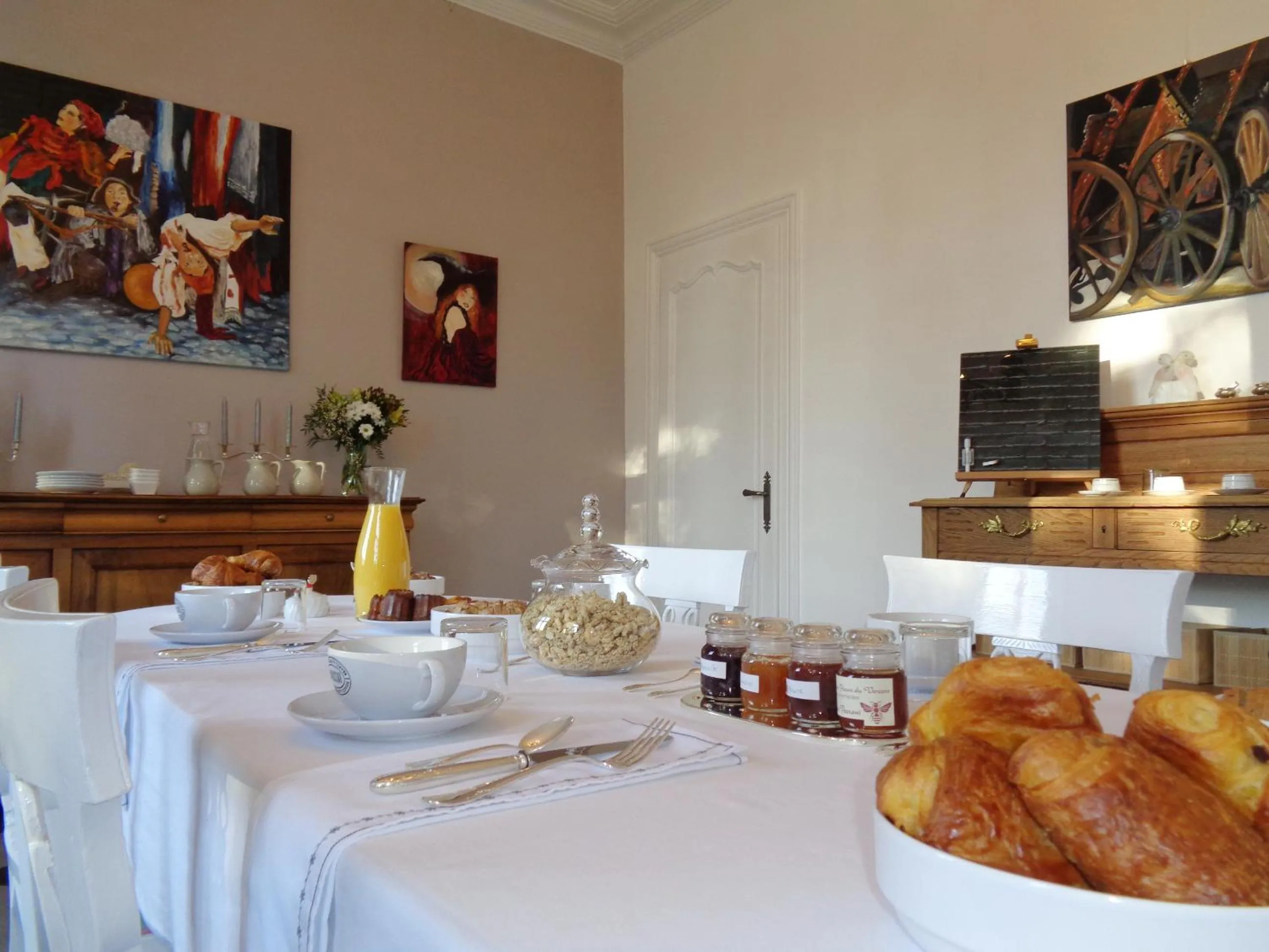 Continental breakfast in DOMAINE BERENGUER