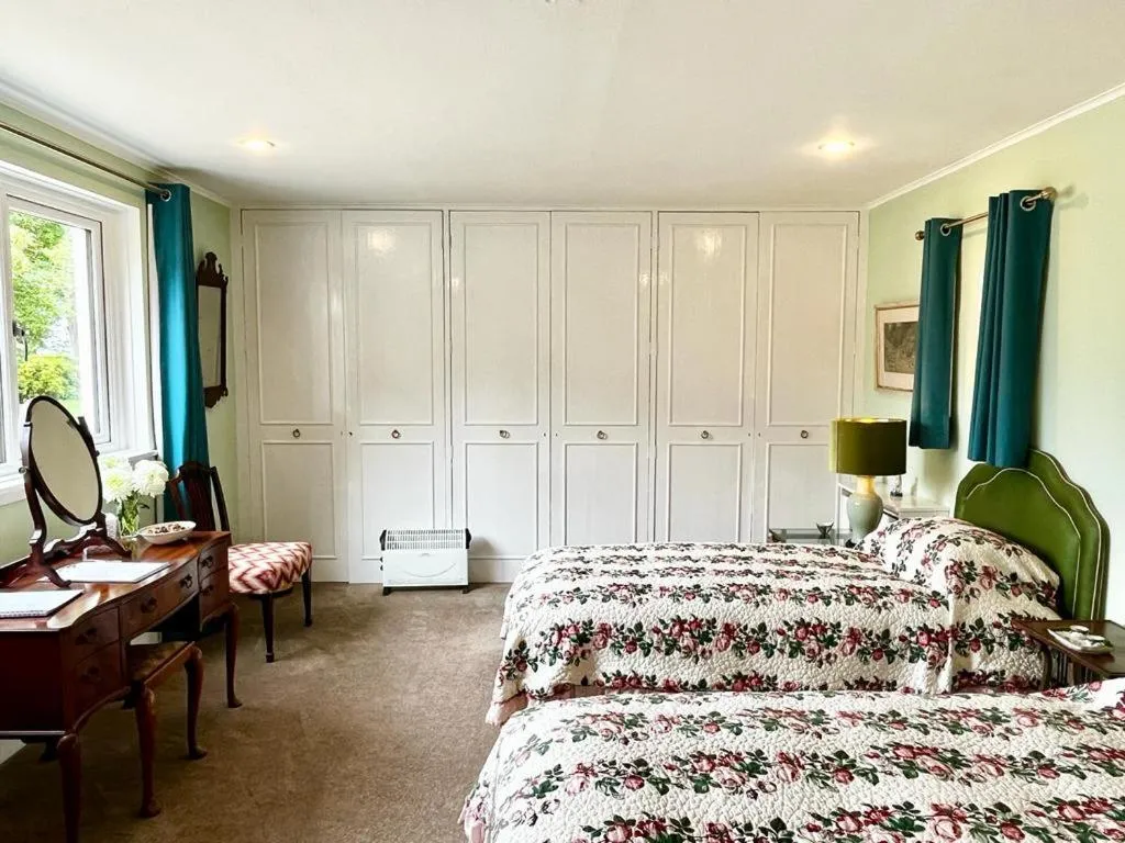 Bedroom, Bed in Whitehouse