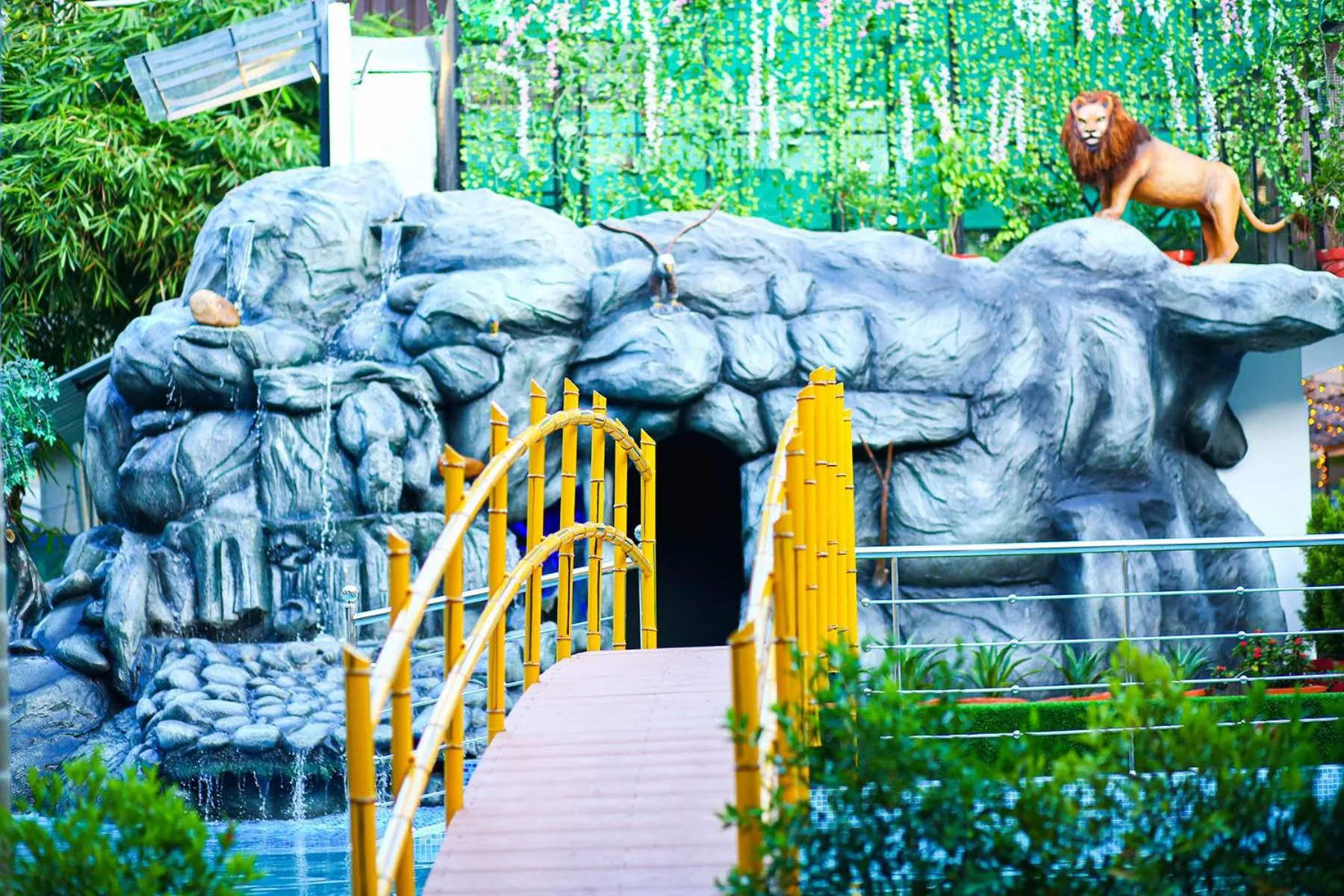 Natural landscape in Lake Palace Family Resort Kumarakom