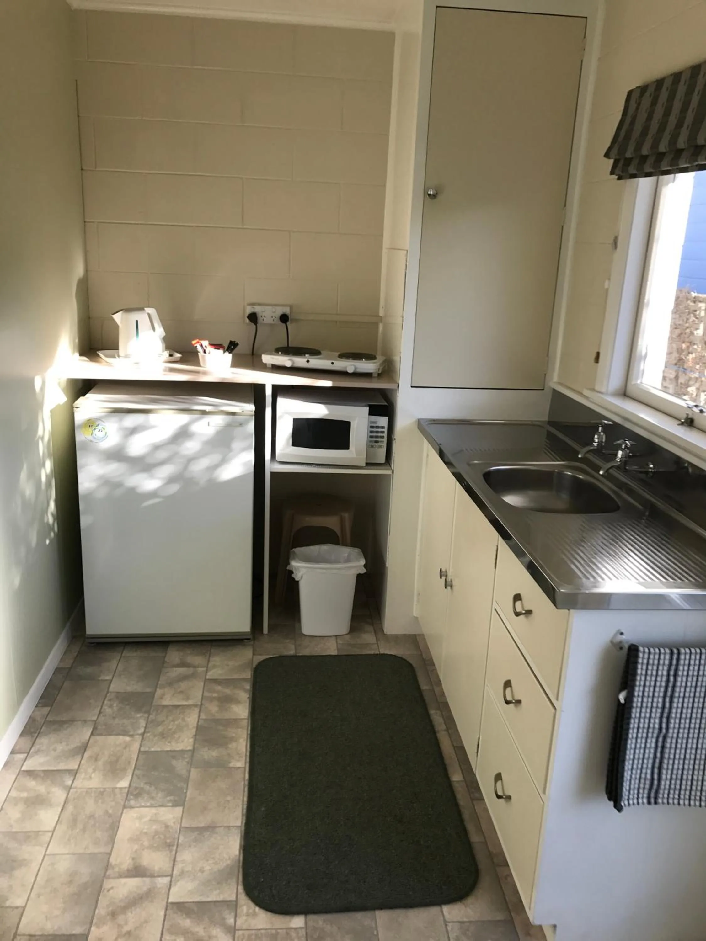 Property building in Picton House B&B and Motel