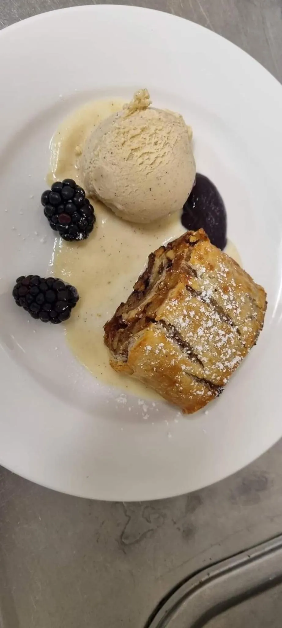 Dinner in Australian Homestead Motor Lodge