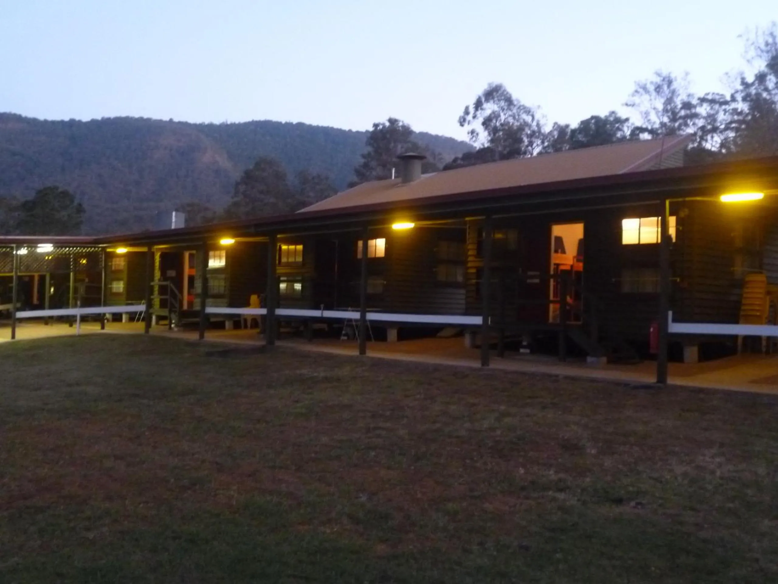 Facade/entrance in Christmas Creek Café & Cabins