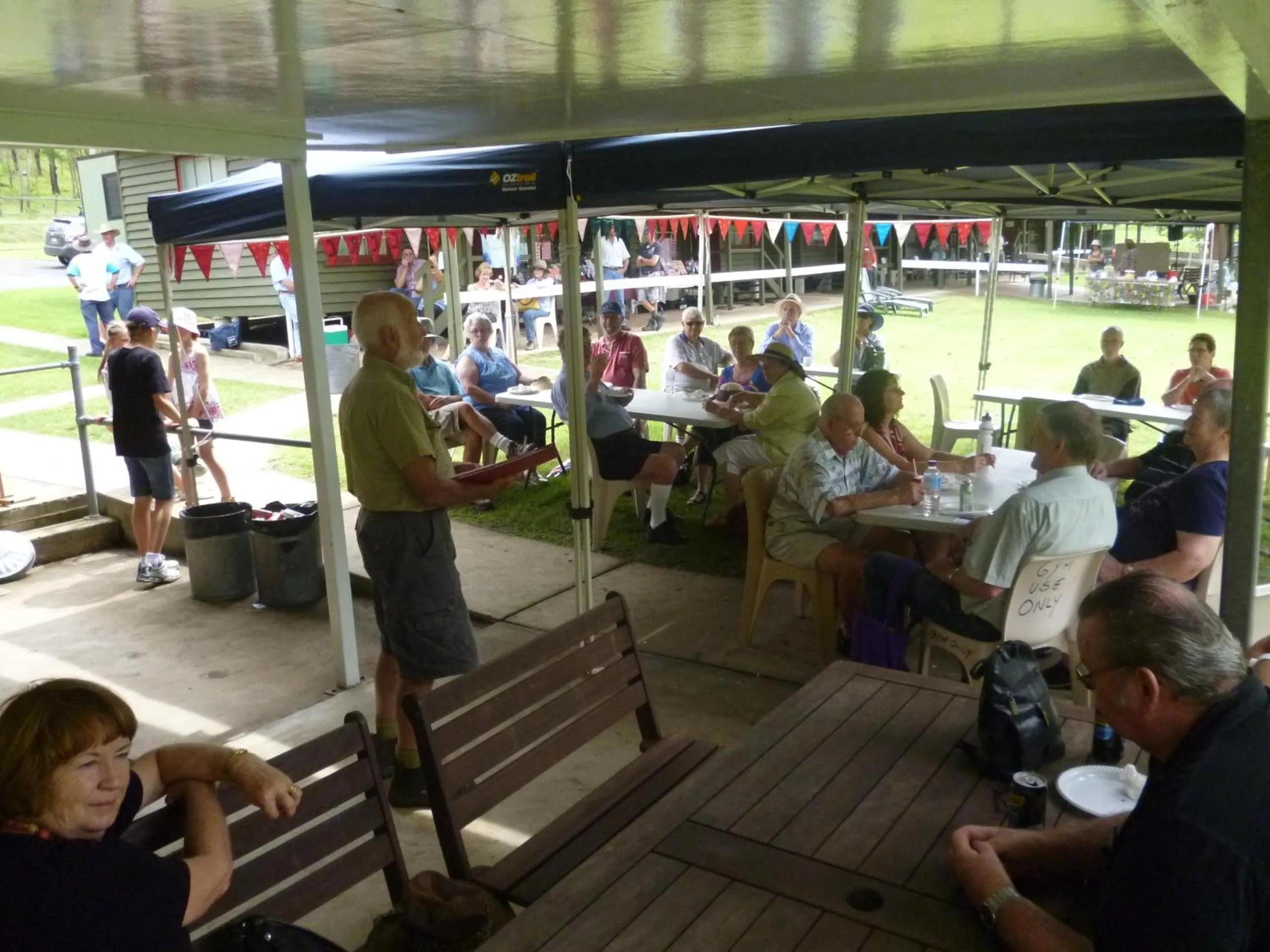 BBQ facilities in Christmas Creek Café & Cabins