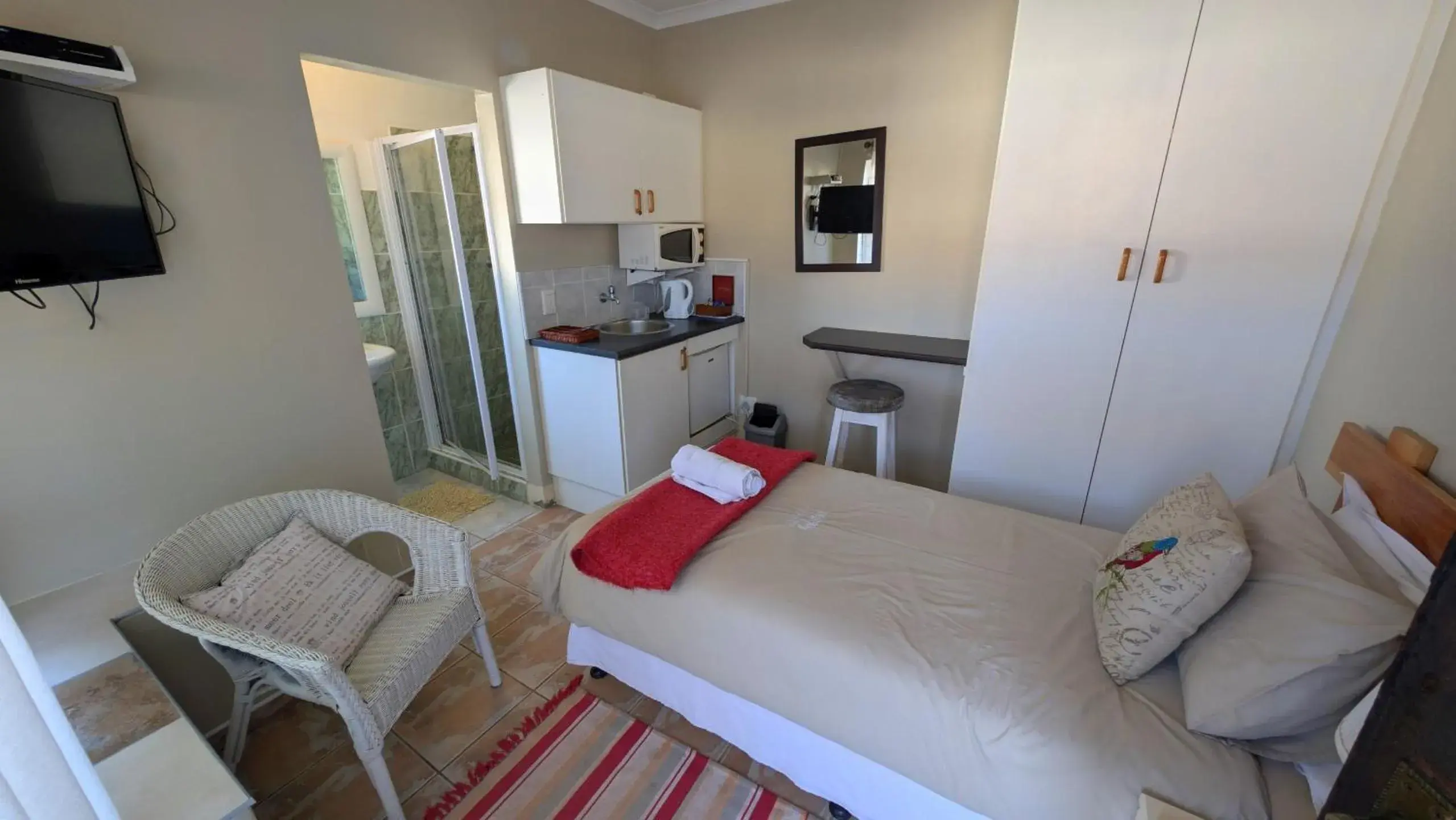 Economy Single Room - single occupancy in Amarachi Guesthouse Economy Single Room - single occupancy in Amarachi Guesthouse