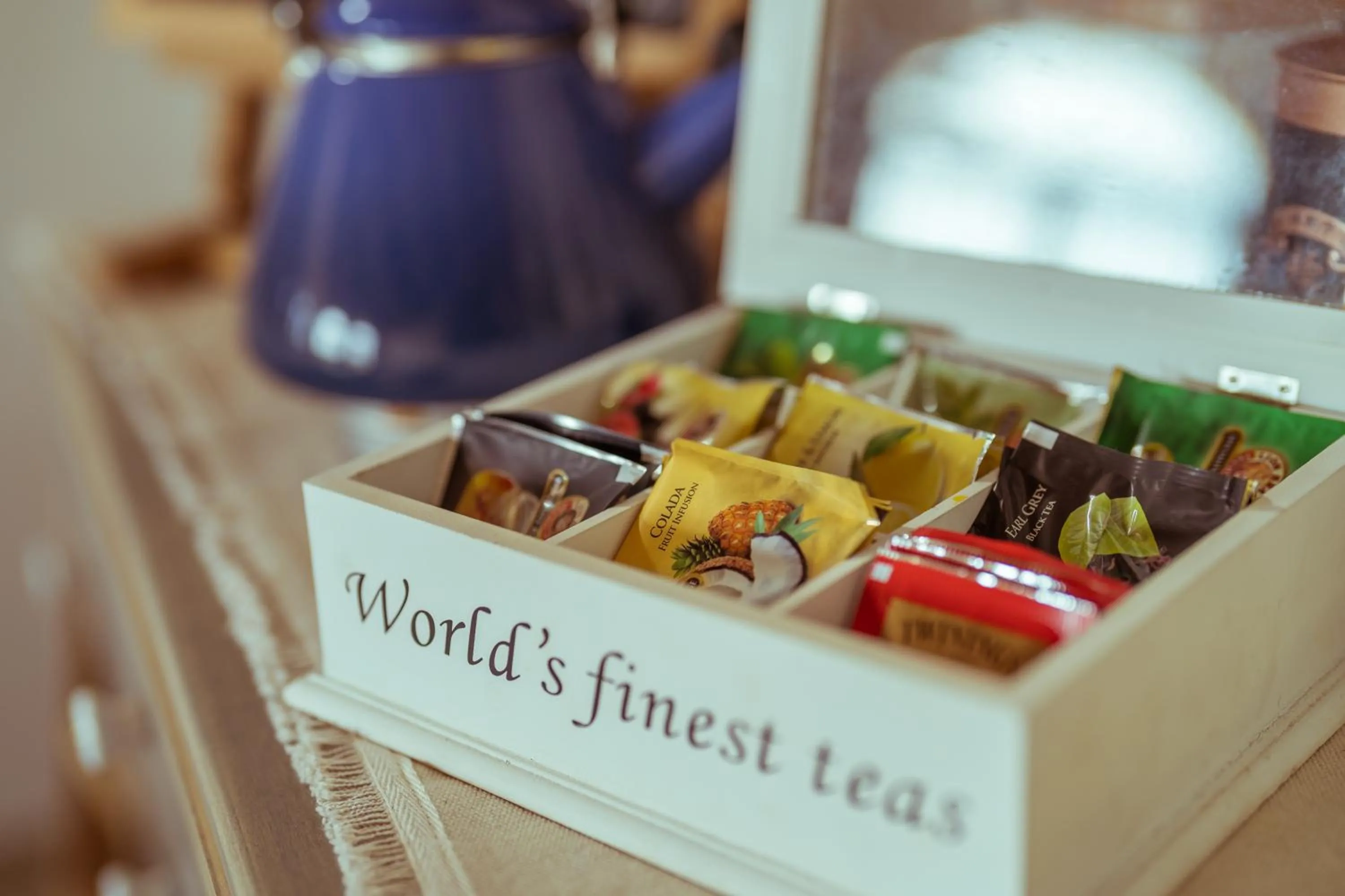 Breakfast in Mulberries