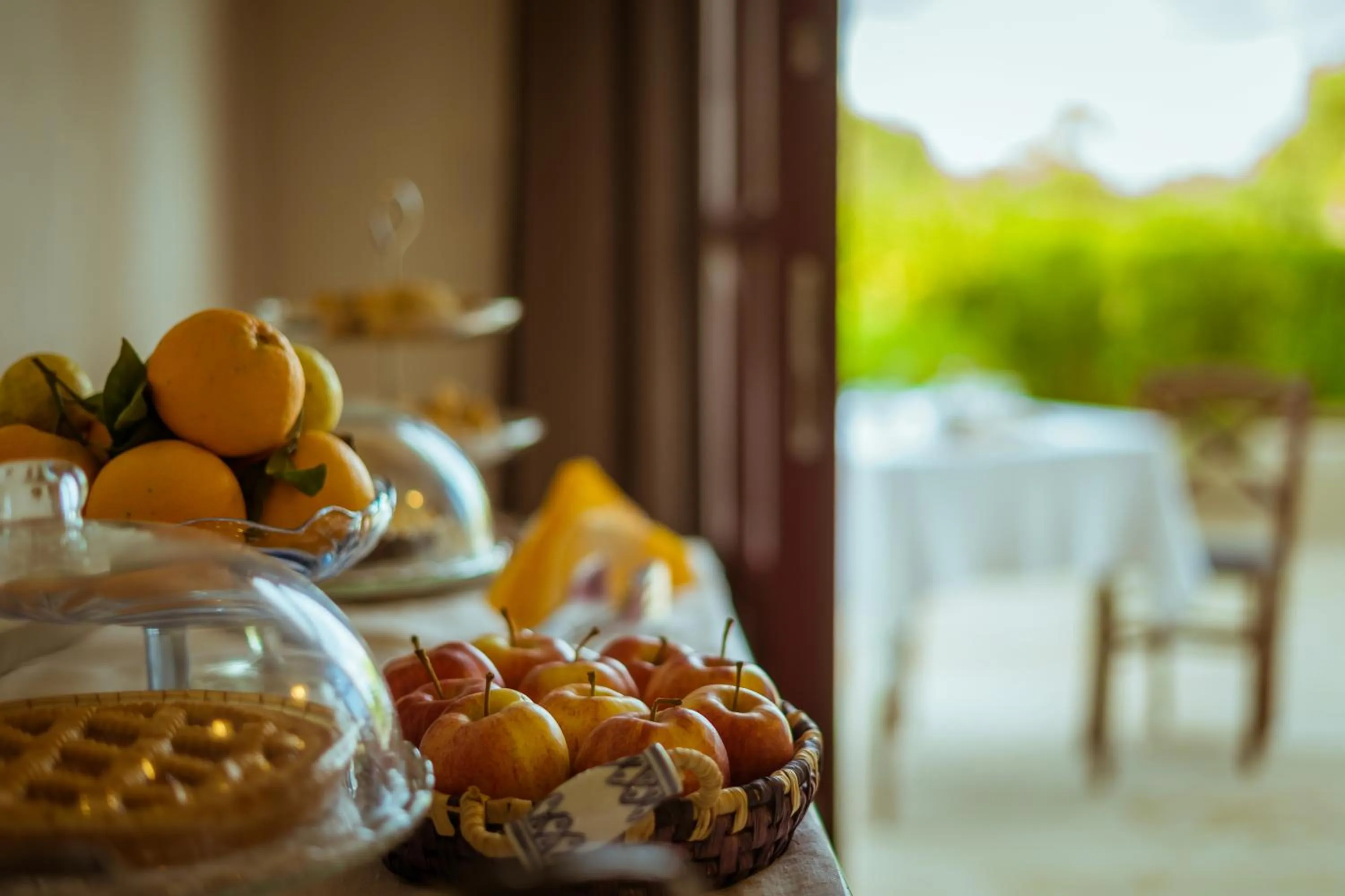 Breakfast in Mulberries