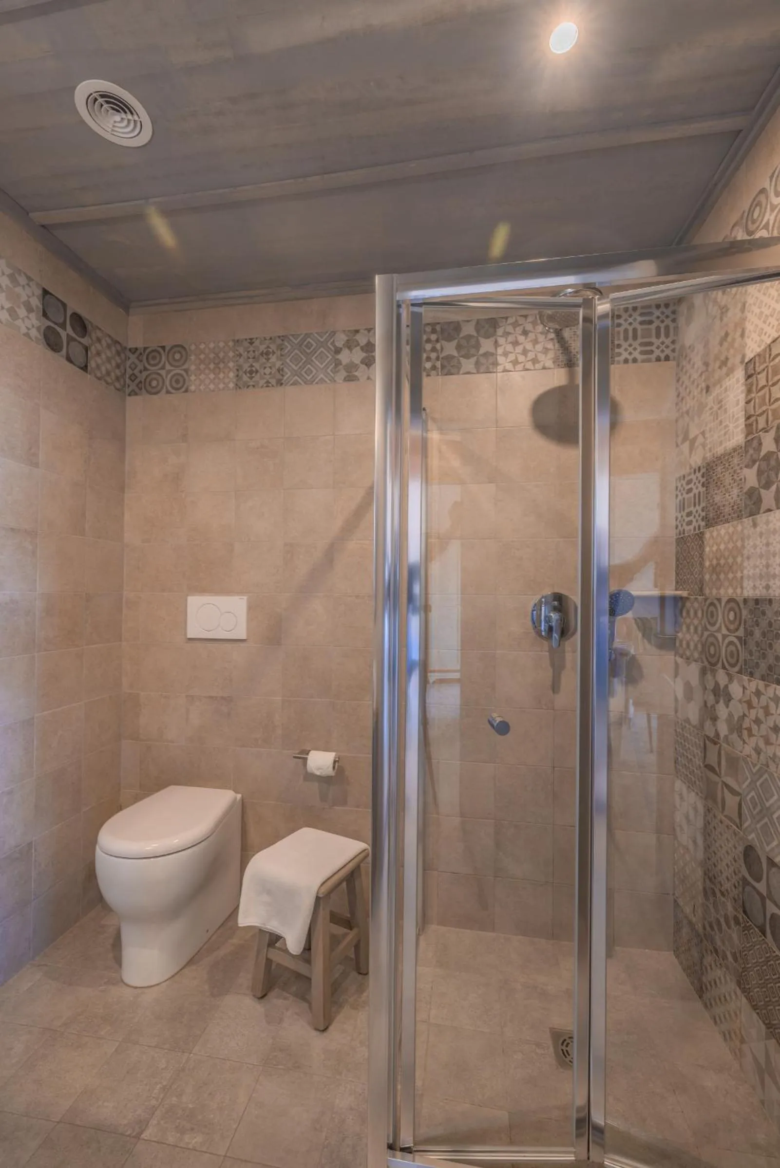 Shower in Mulberries