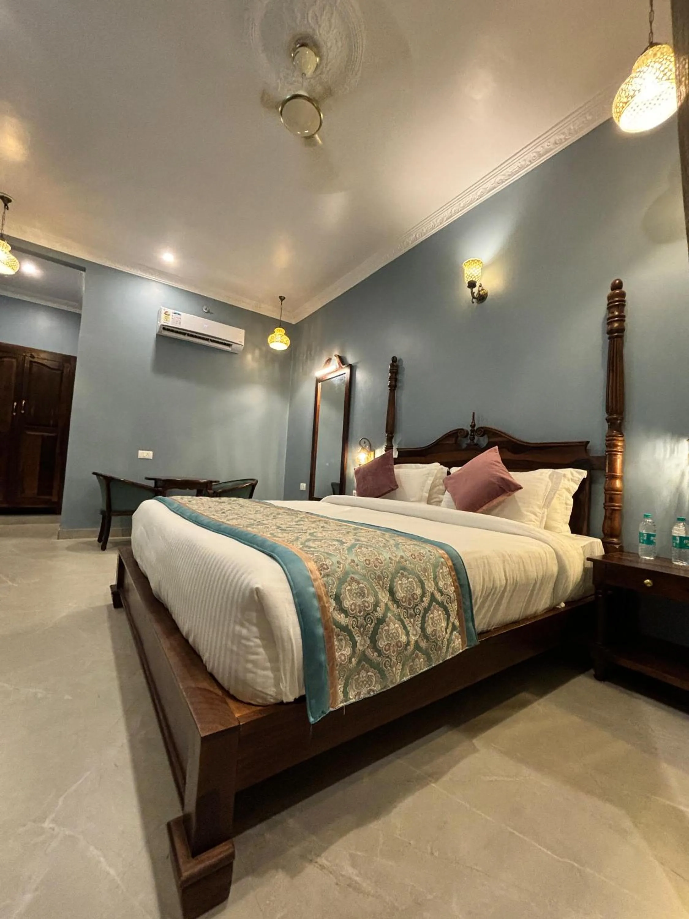 Bed in The Kumbha Mahal Resort