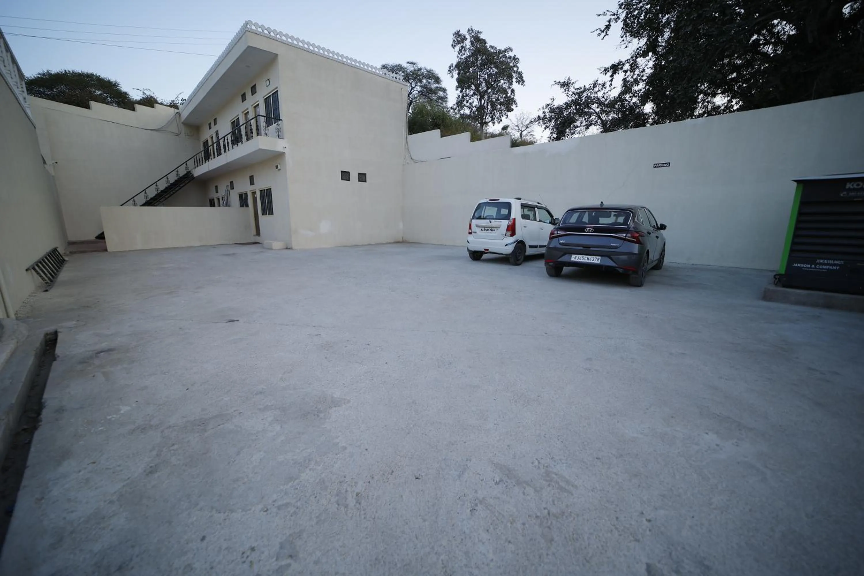 Parking in The Kumbha Mahal Resort