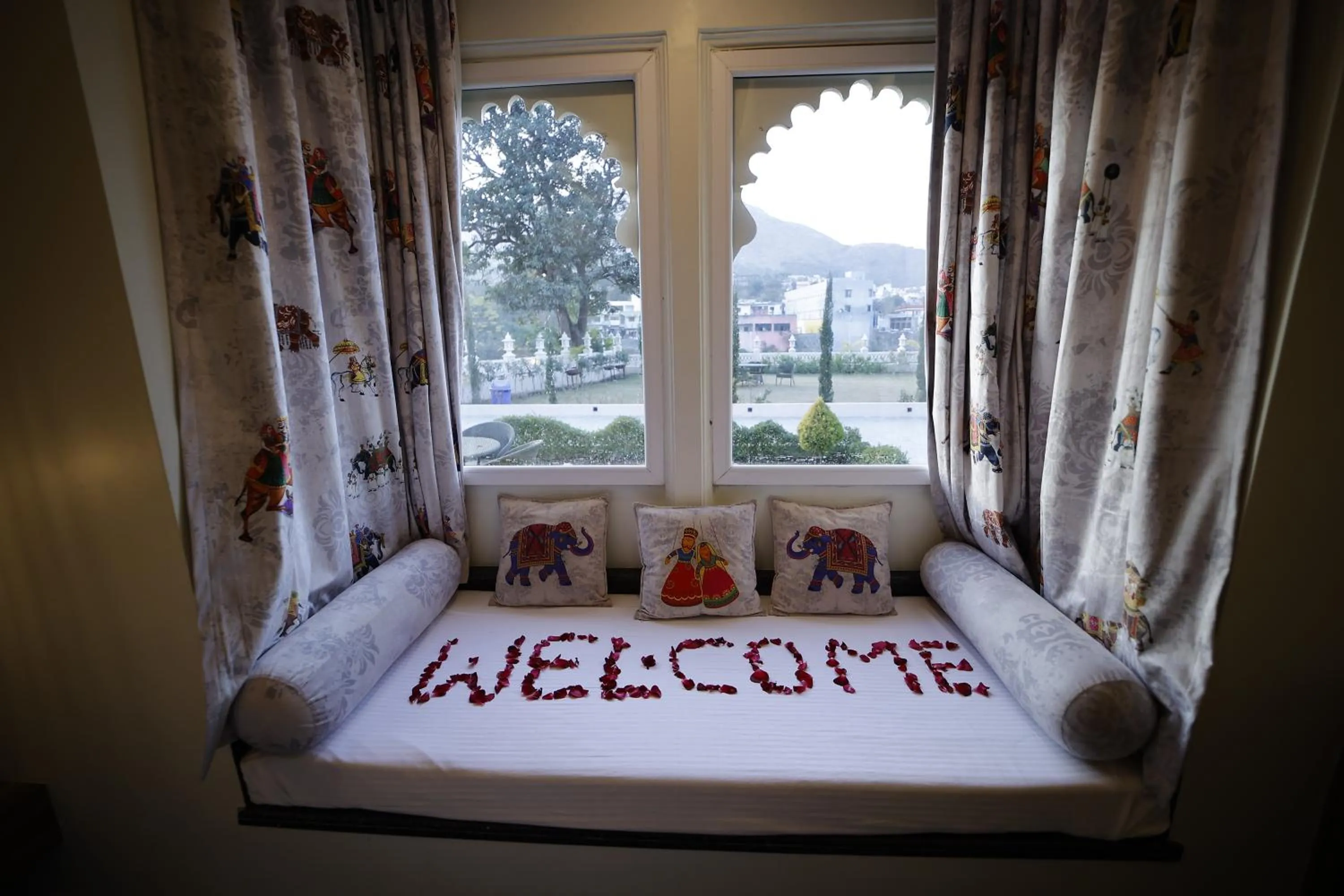 Garden view, Bed in The Kumbha Mahal Resort