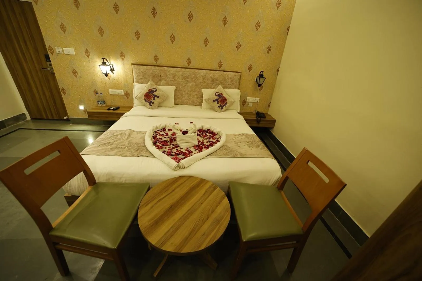 Bed in The Kumbha Mahal Resort