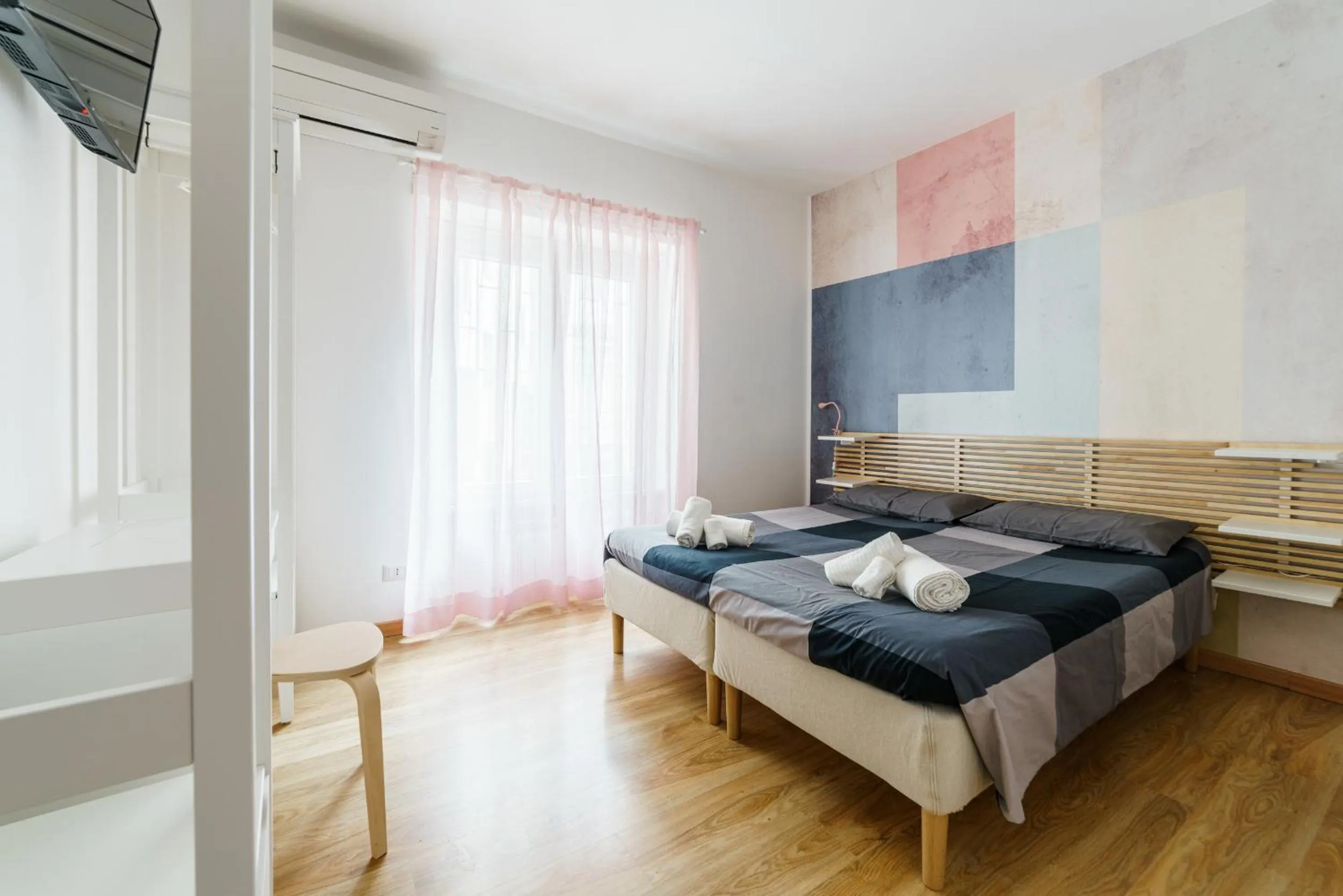Photo of the whole room, Bed in B&BTRASTEVERE66