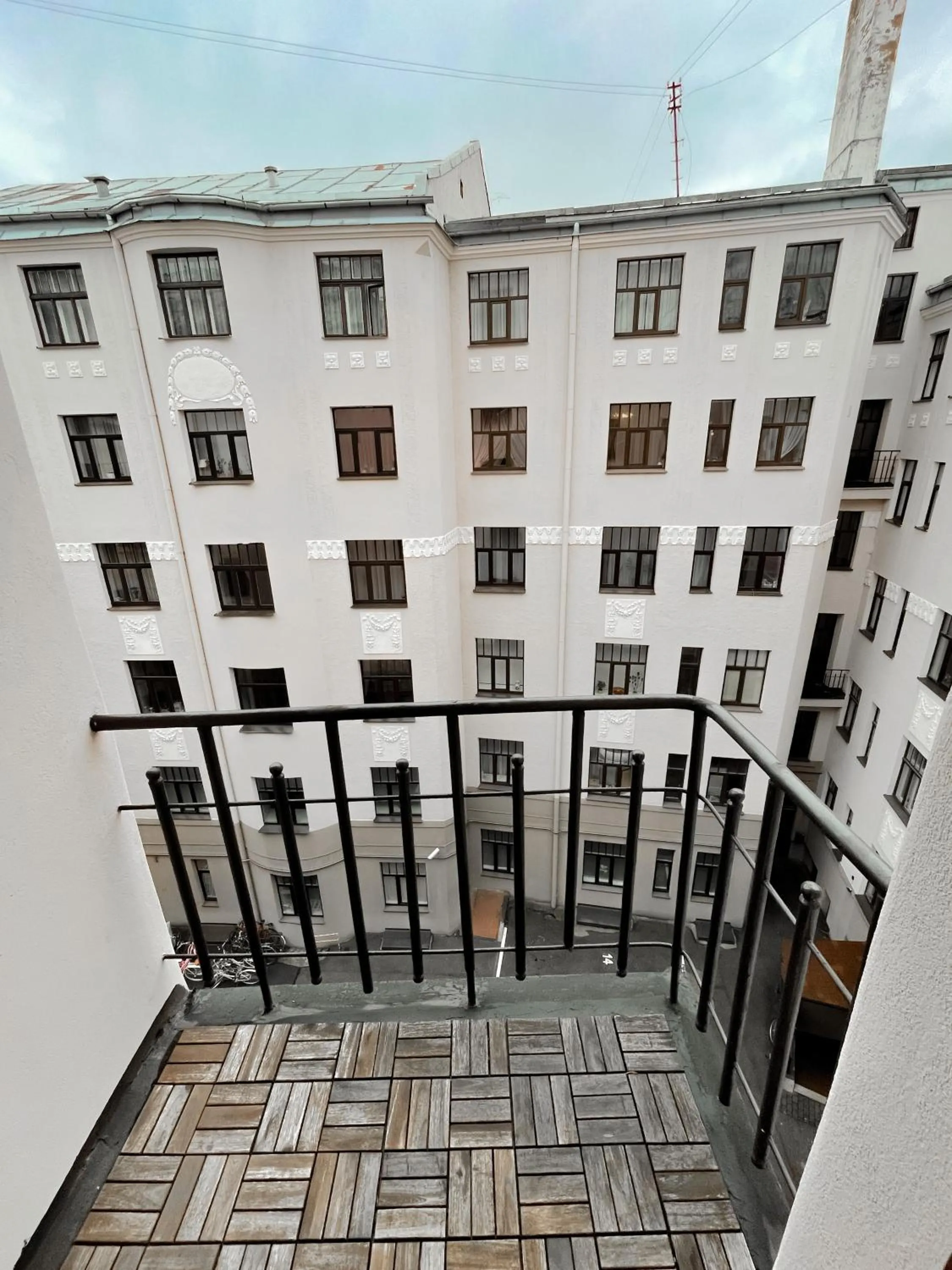 Balcony/Terrace in Terbatas Apartment