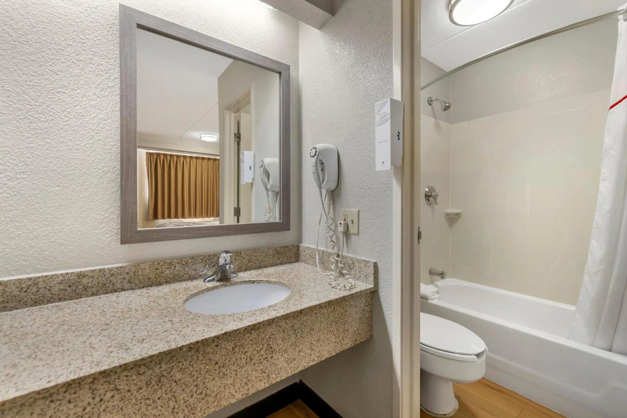 Bathroom in Red Roof Inn Buffalo - Niagara Airport