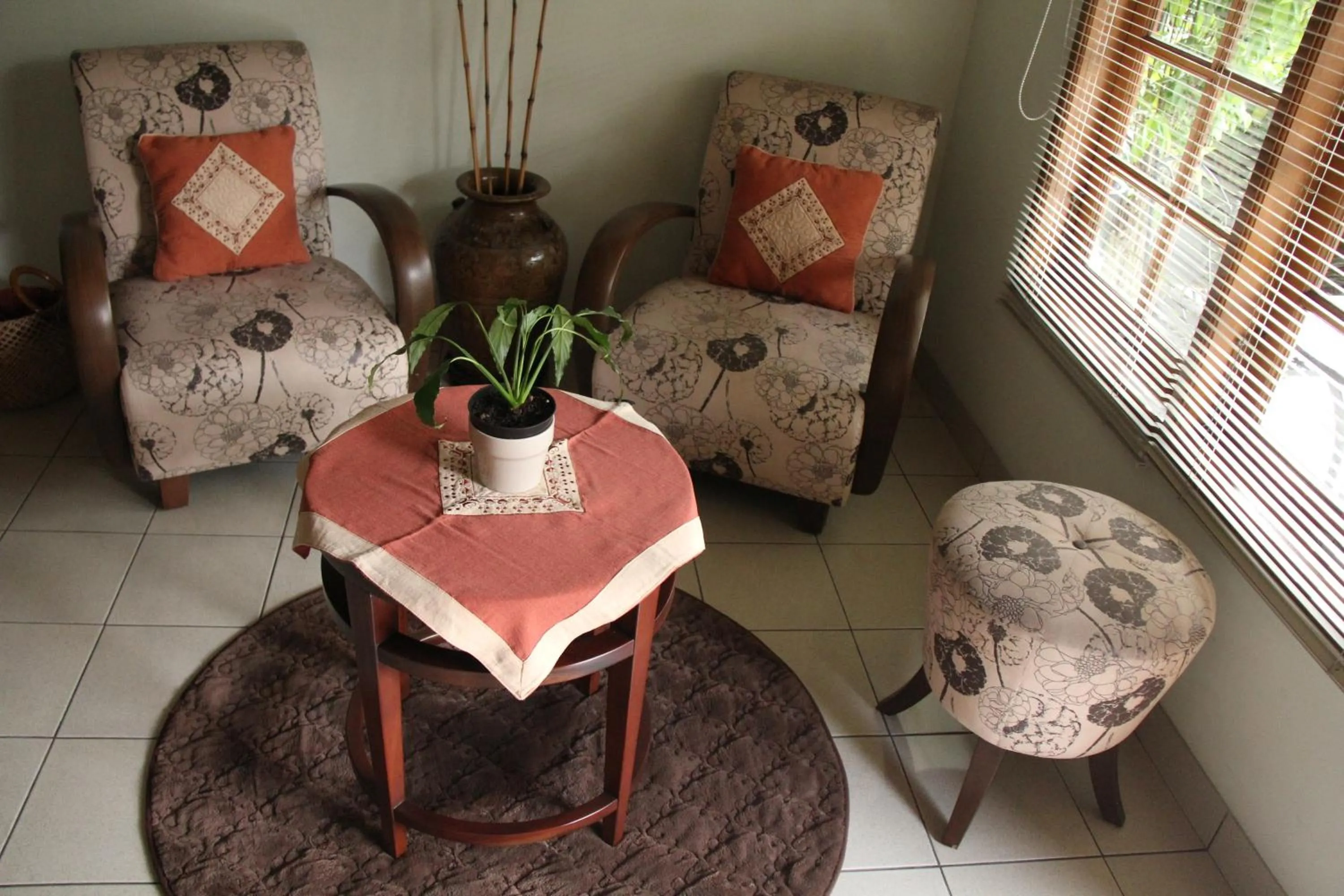 Communal lounge/ TV room in Bed and Breakfast Tomang