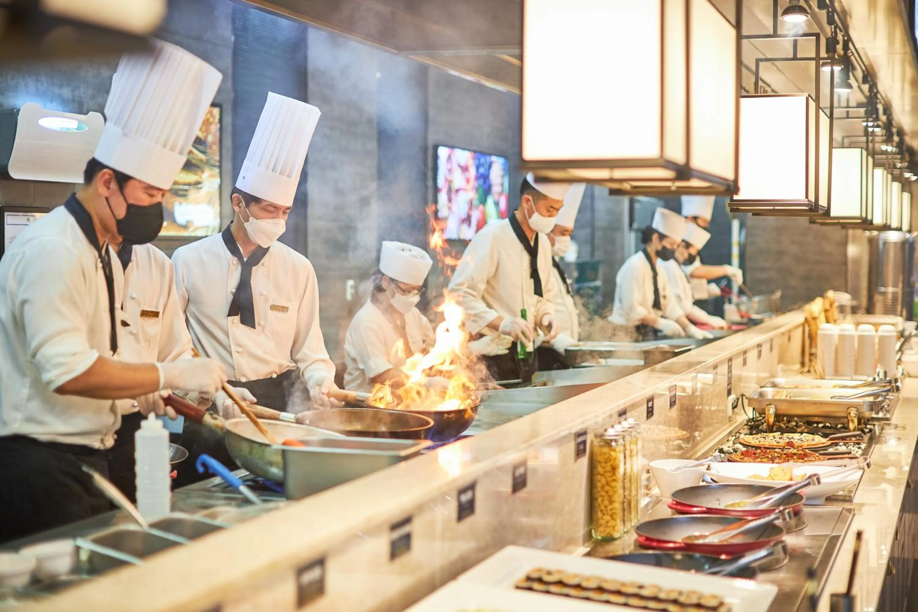 Restaurant/places to eat in Queen Vell Hotel