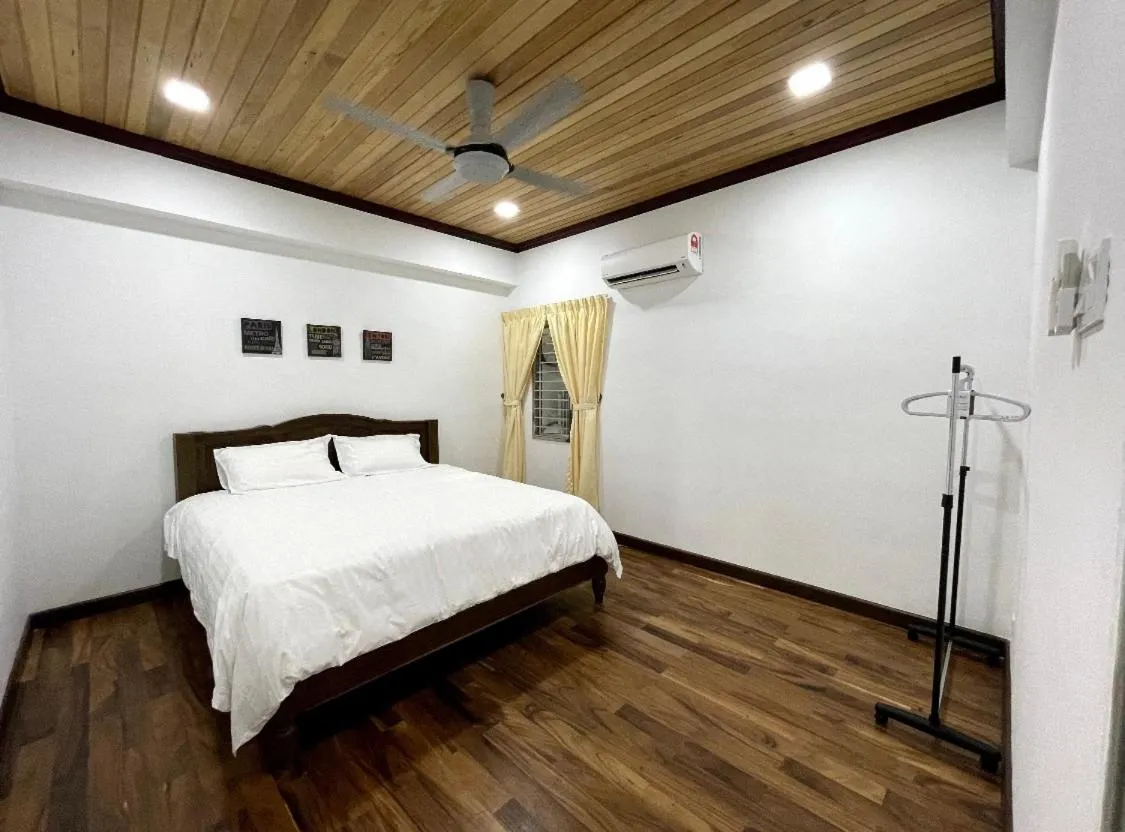 Bed in The Venus - Spacious Wooden TOP Floor Apartment