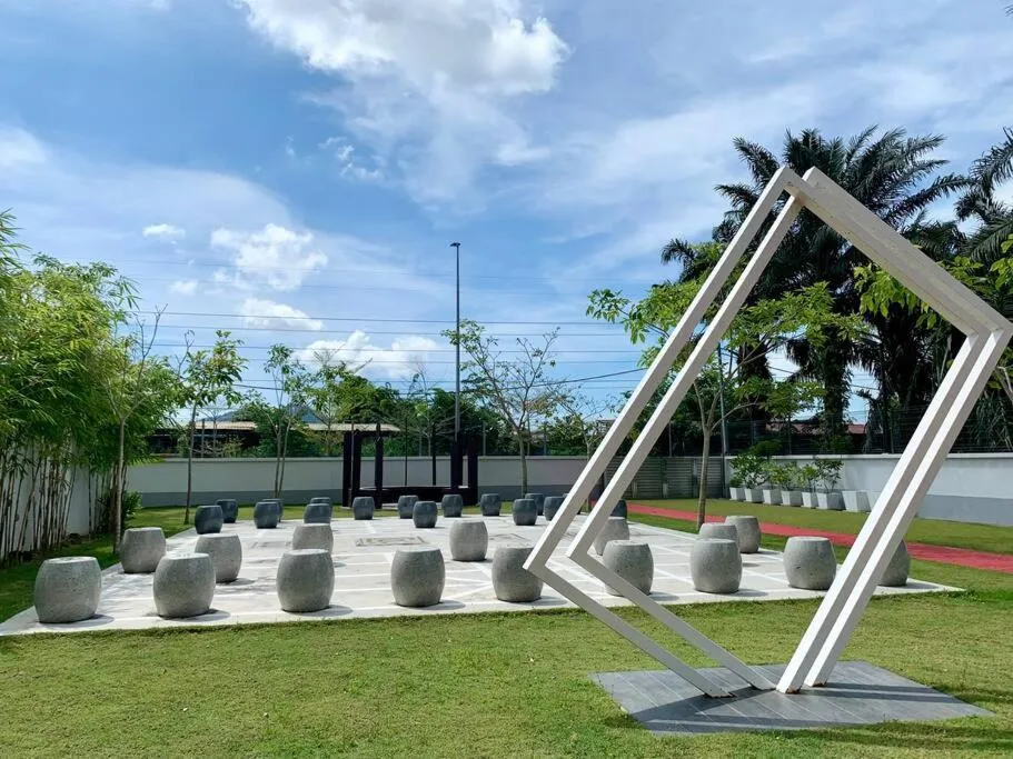 The Venus - Spacious Wooden TOP Floor Apartment