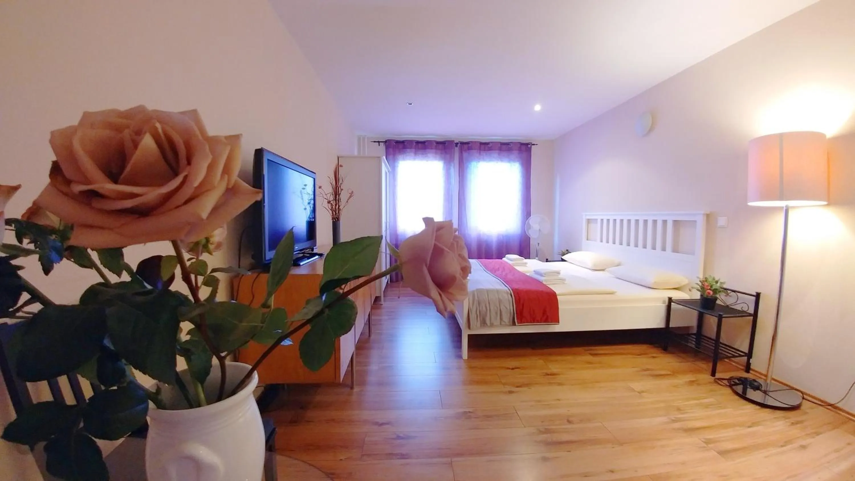 Photo of the whole room, Bed in Hotel M68