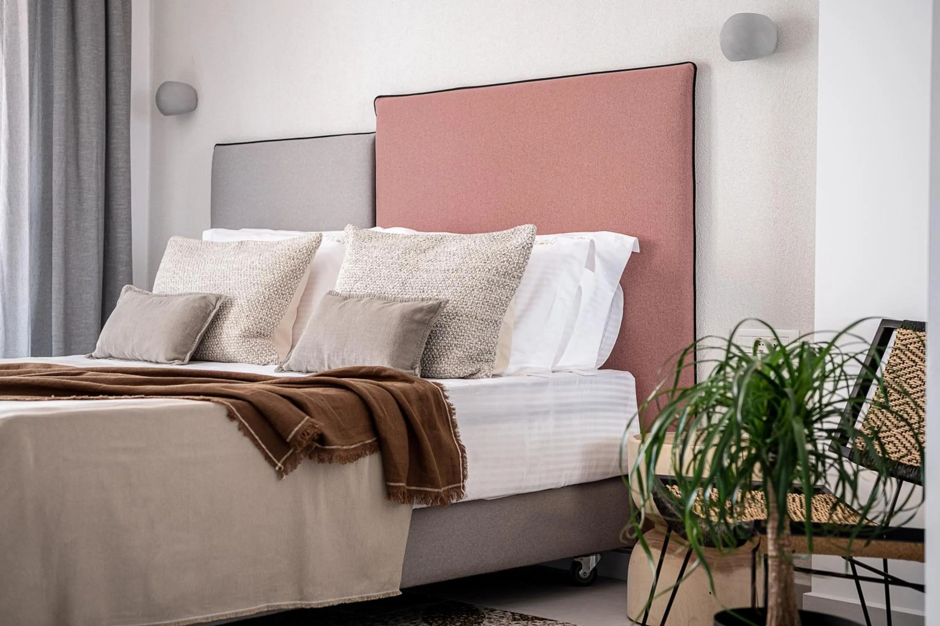 Photo of the whole room in Nuovo Luxury Suites