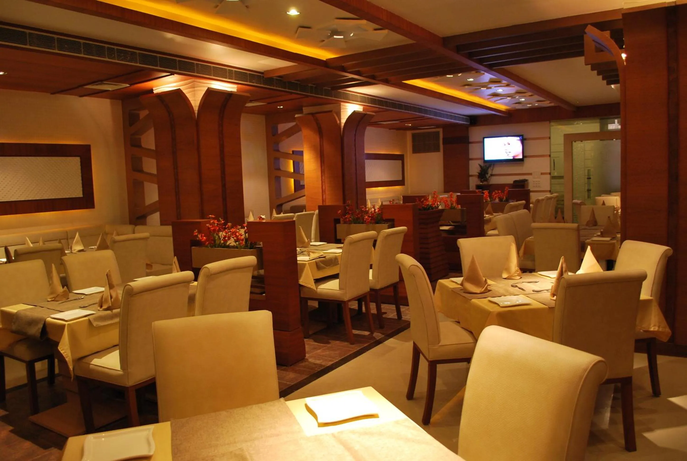 Restaurant/places to eat in Hotel Millennium