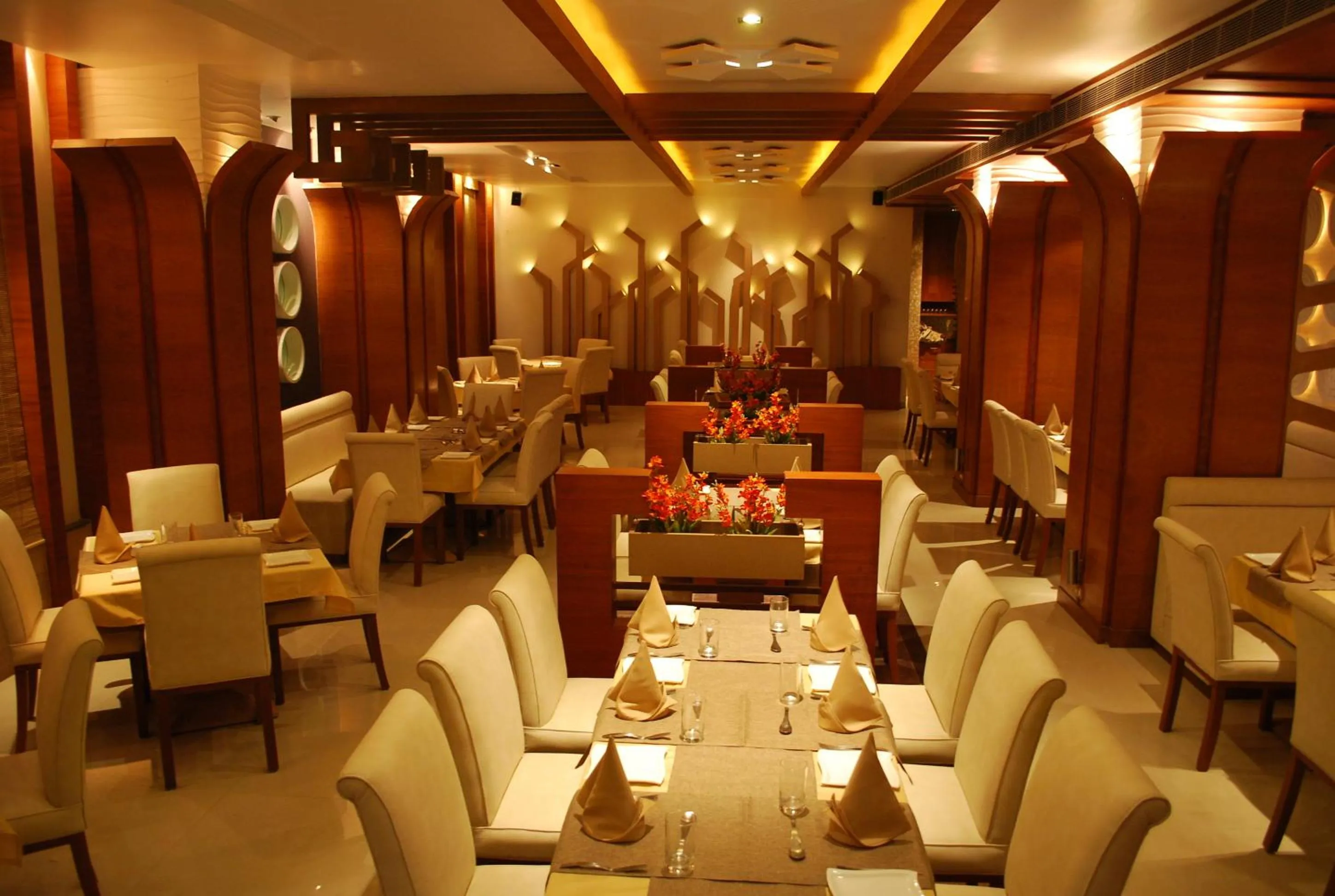 Restaurant/places to eat in Hotel Millennium