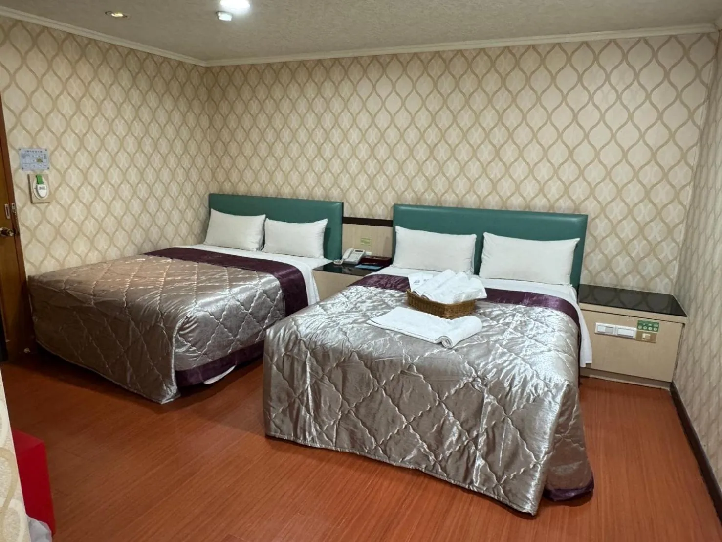 Bed in Left Bank Hotel