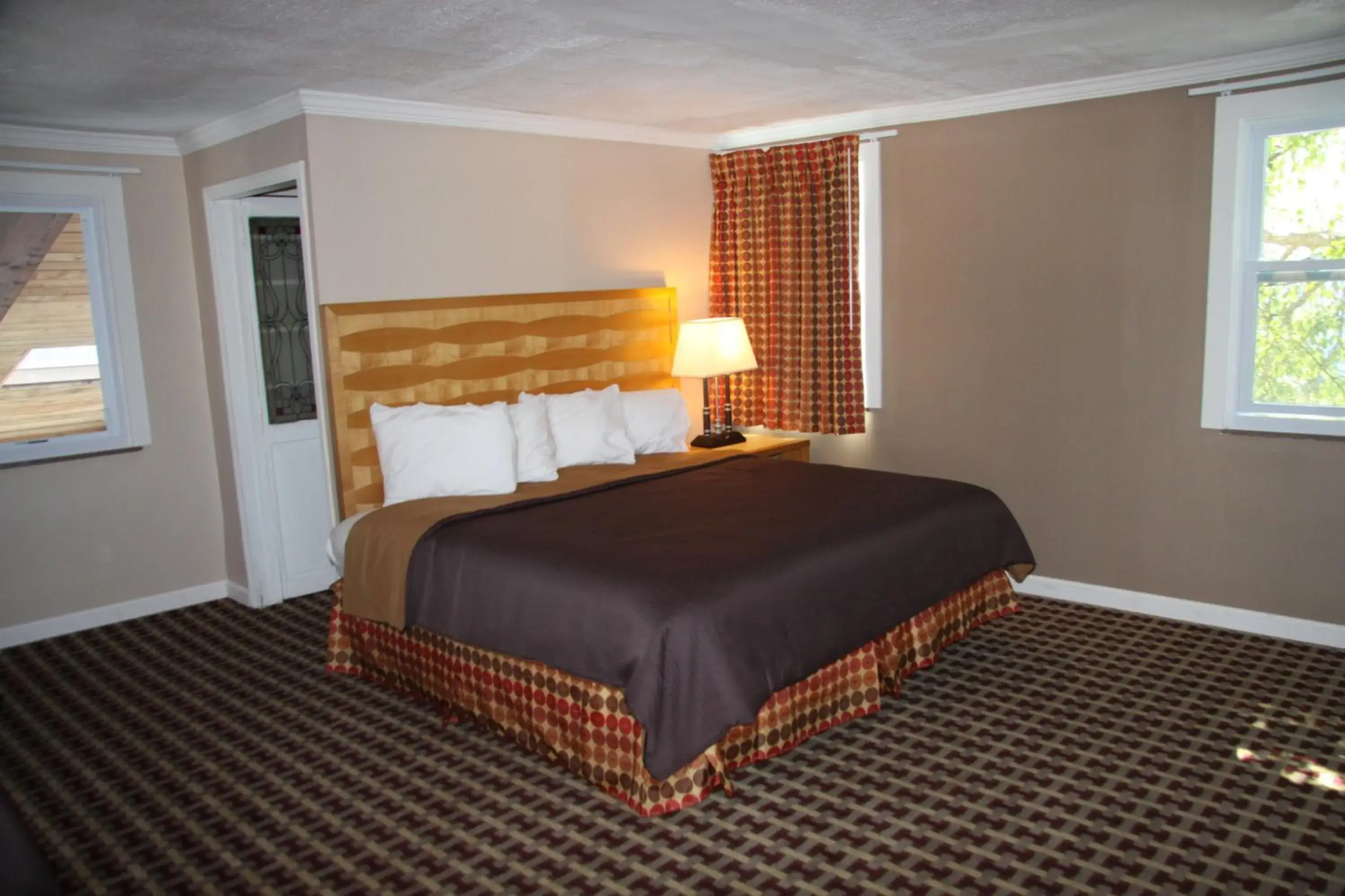 King Room in Cape Cod Inn King Room in Cape Cod Inn