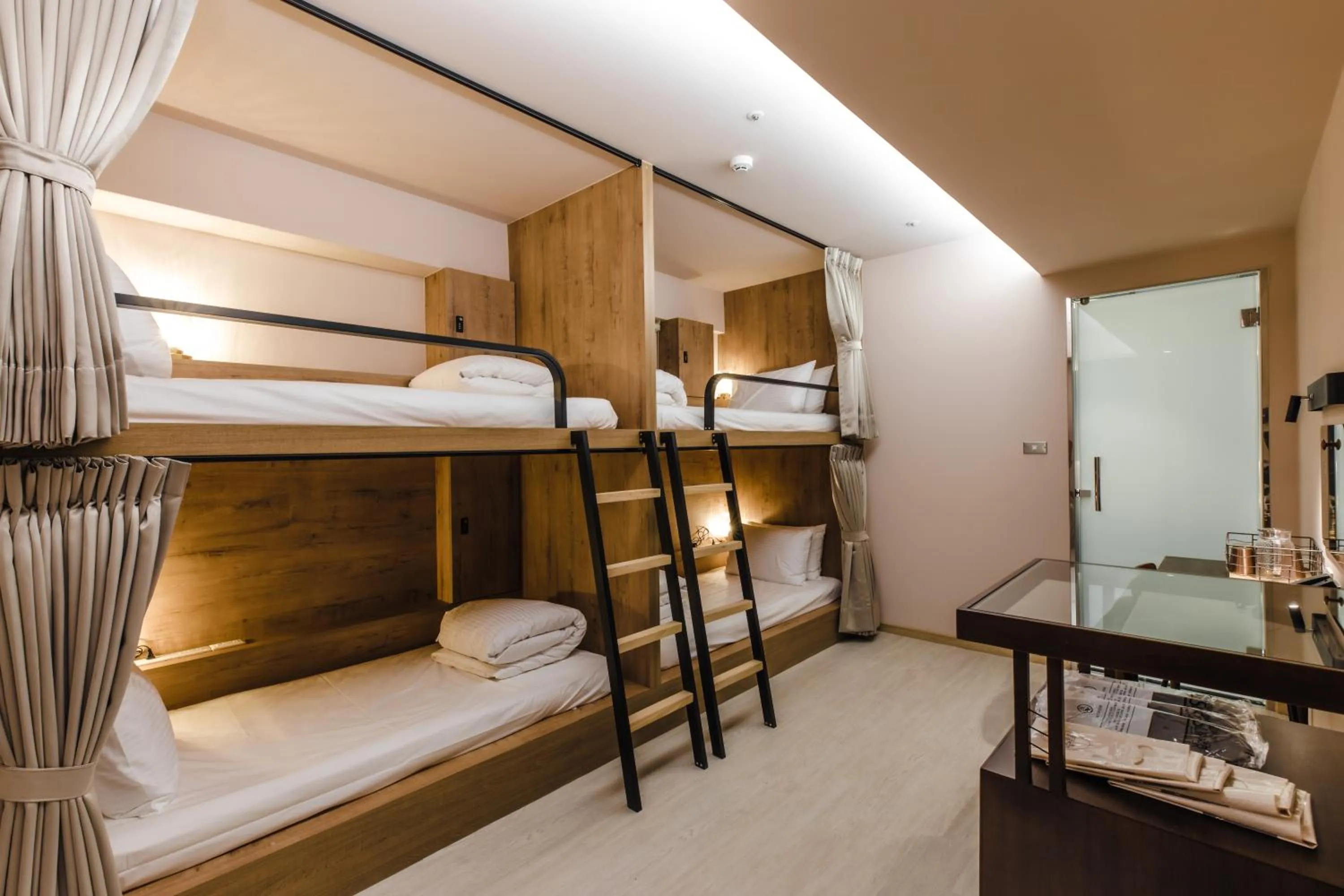 Photo of the whole room, Bed in Inns Hotel