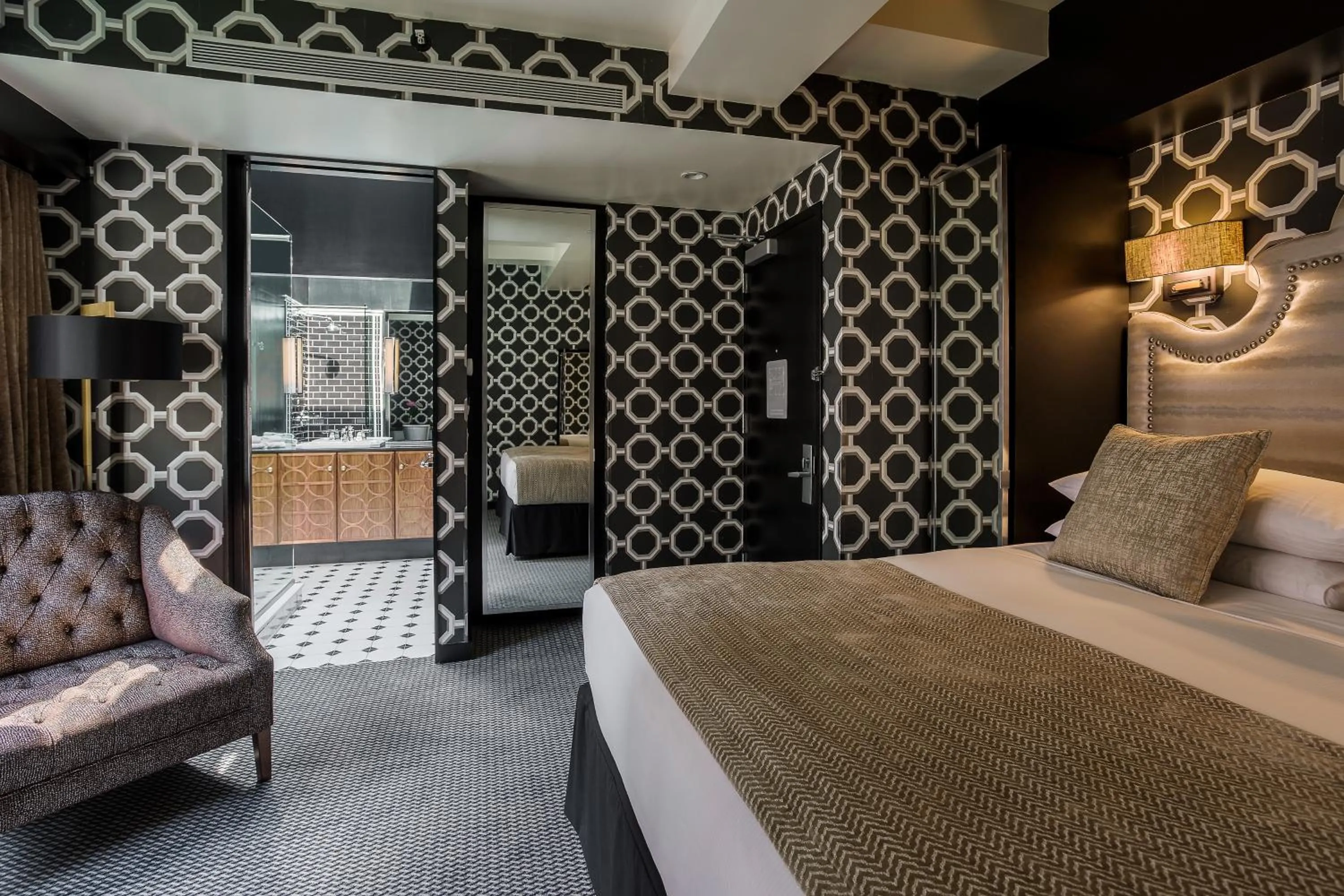 Photo of the whole room in 45 Times Square Hotel